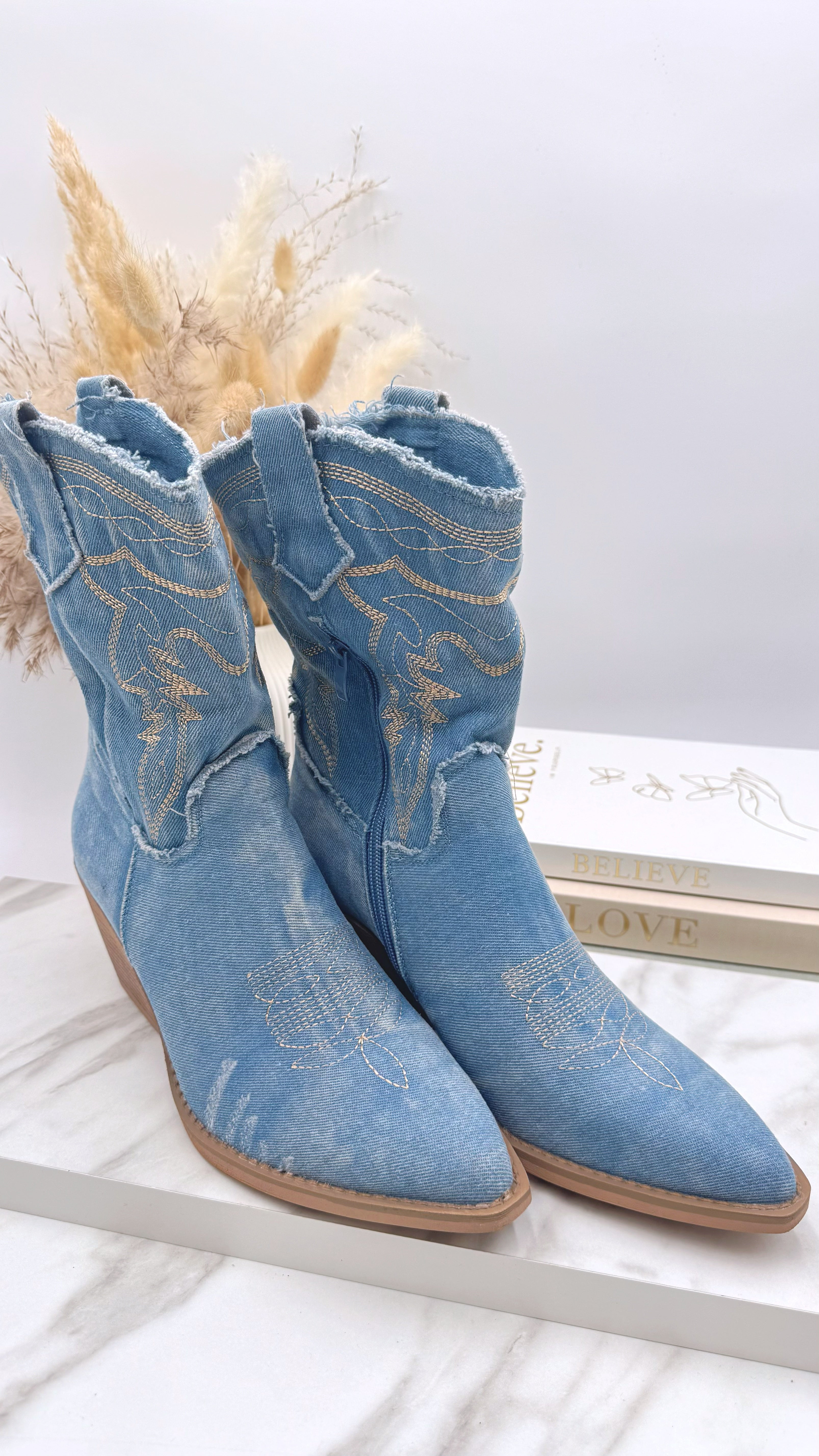 Boots Spirit Stitch