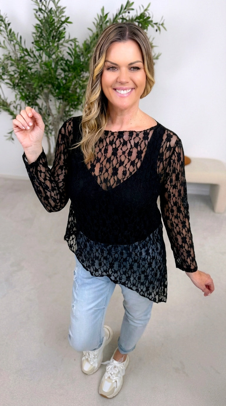 Spitzenshirt Romantic Glow *Schwarz* (lieferbar ab 2.2.26)