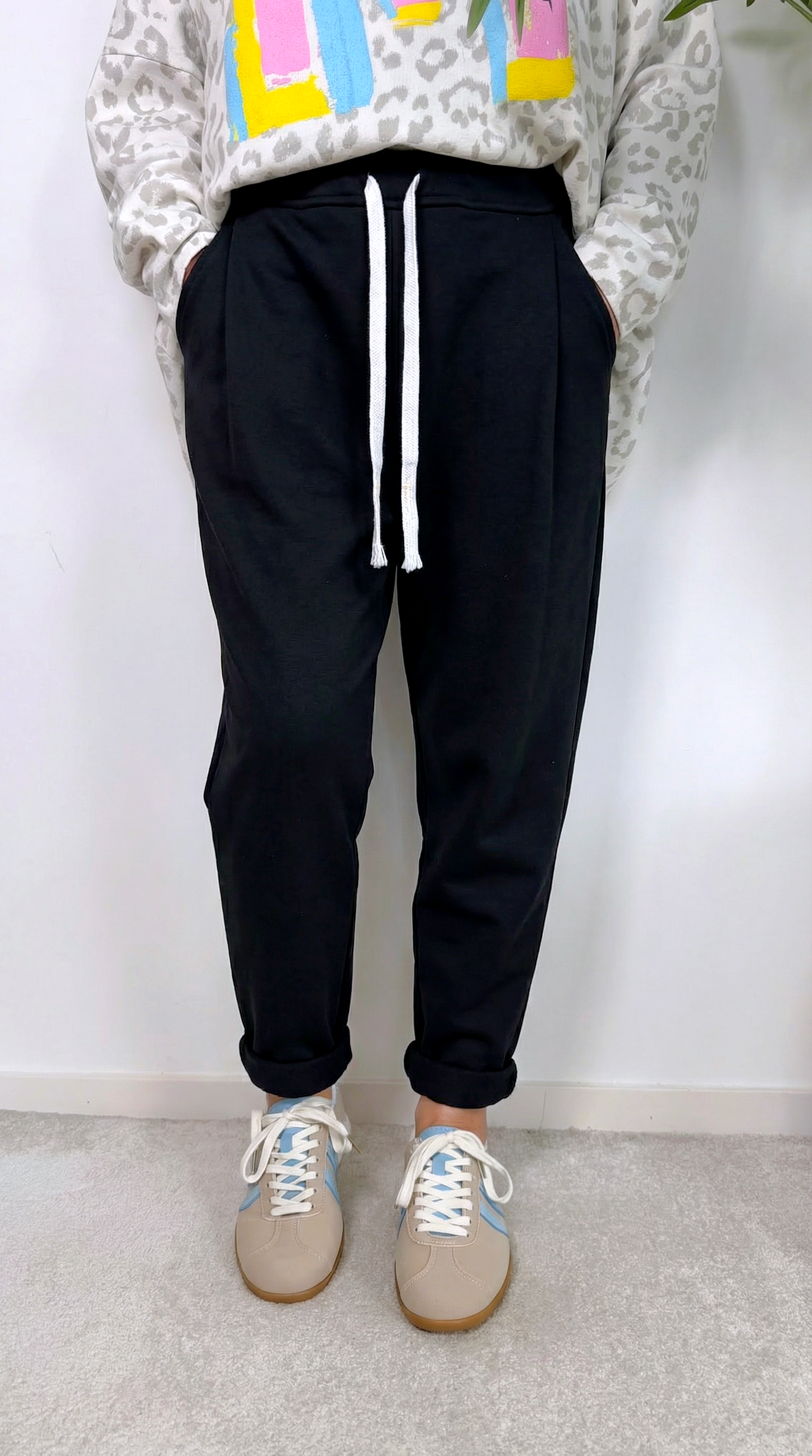 Sweathose Own Your Power *Schwarz*