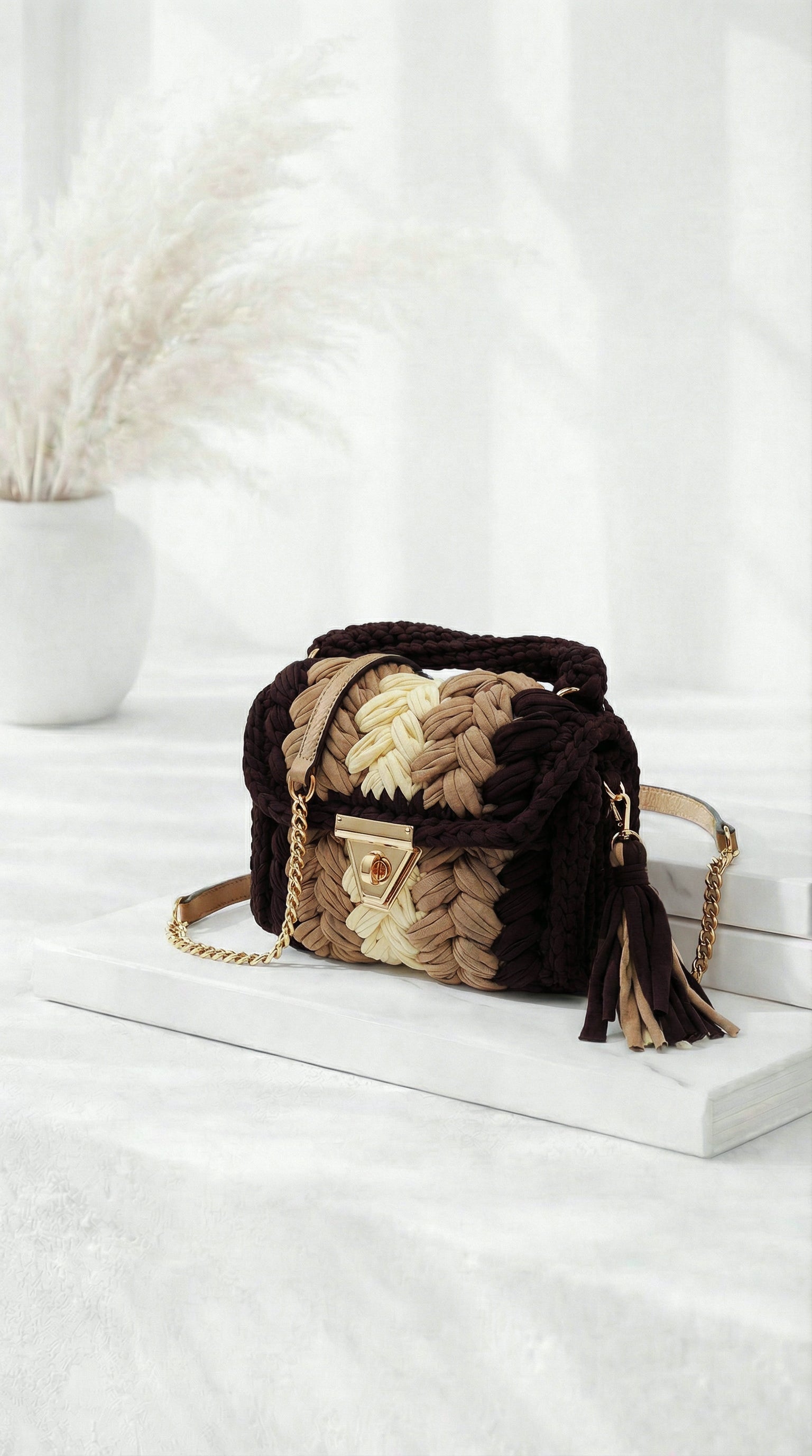 Kleine Handtasche La Diva *Schoko/Camel*