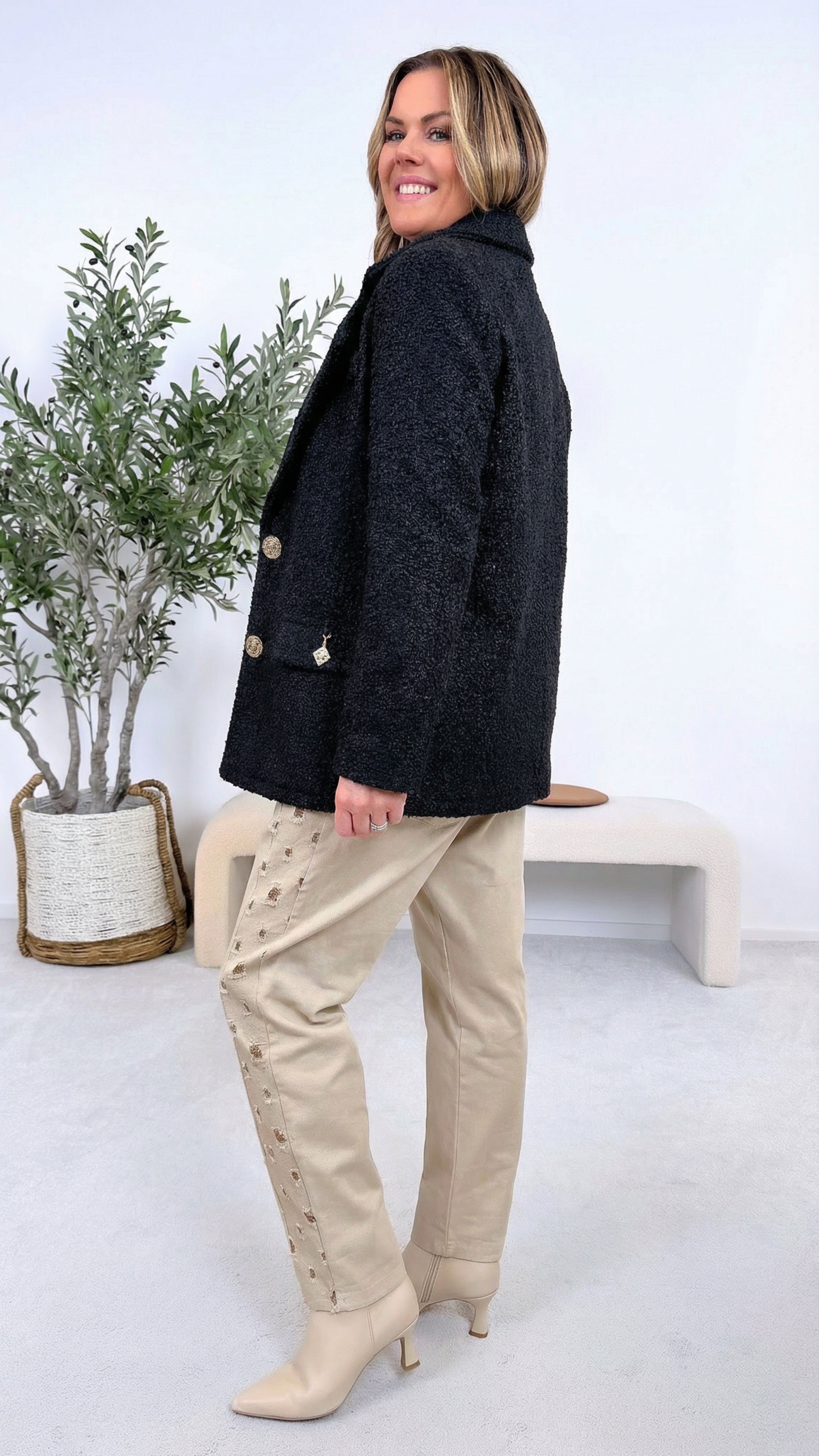 Bouclé Jacke Soft Ivory *Schwarz*