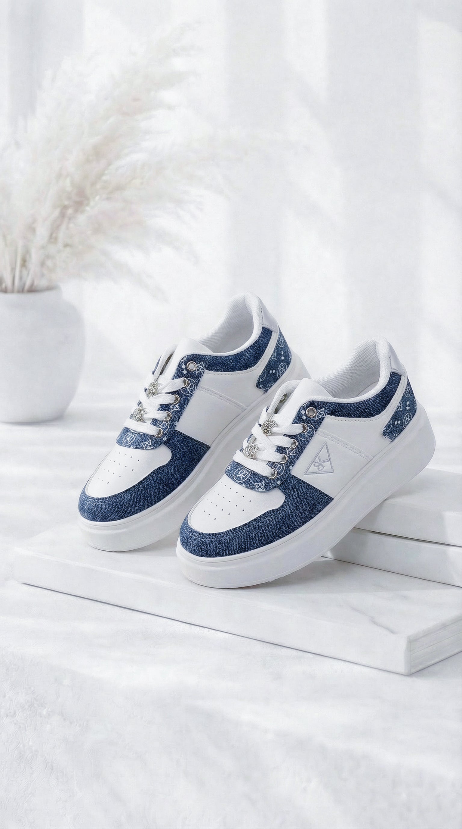 Sneaker Jeans Symbols