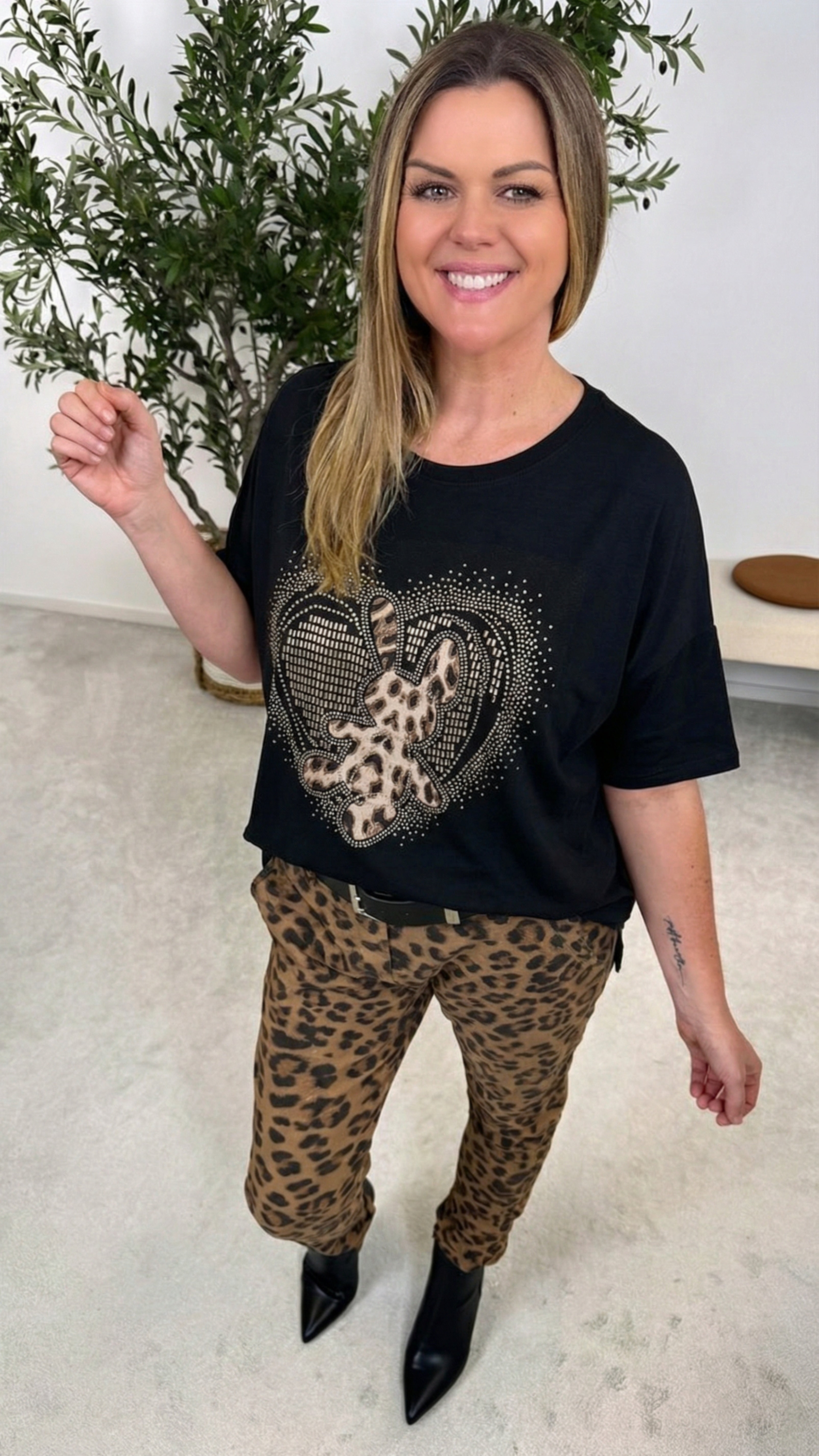 T-Shirt Wild Rabbit *Schwarz*