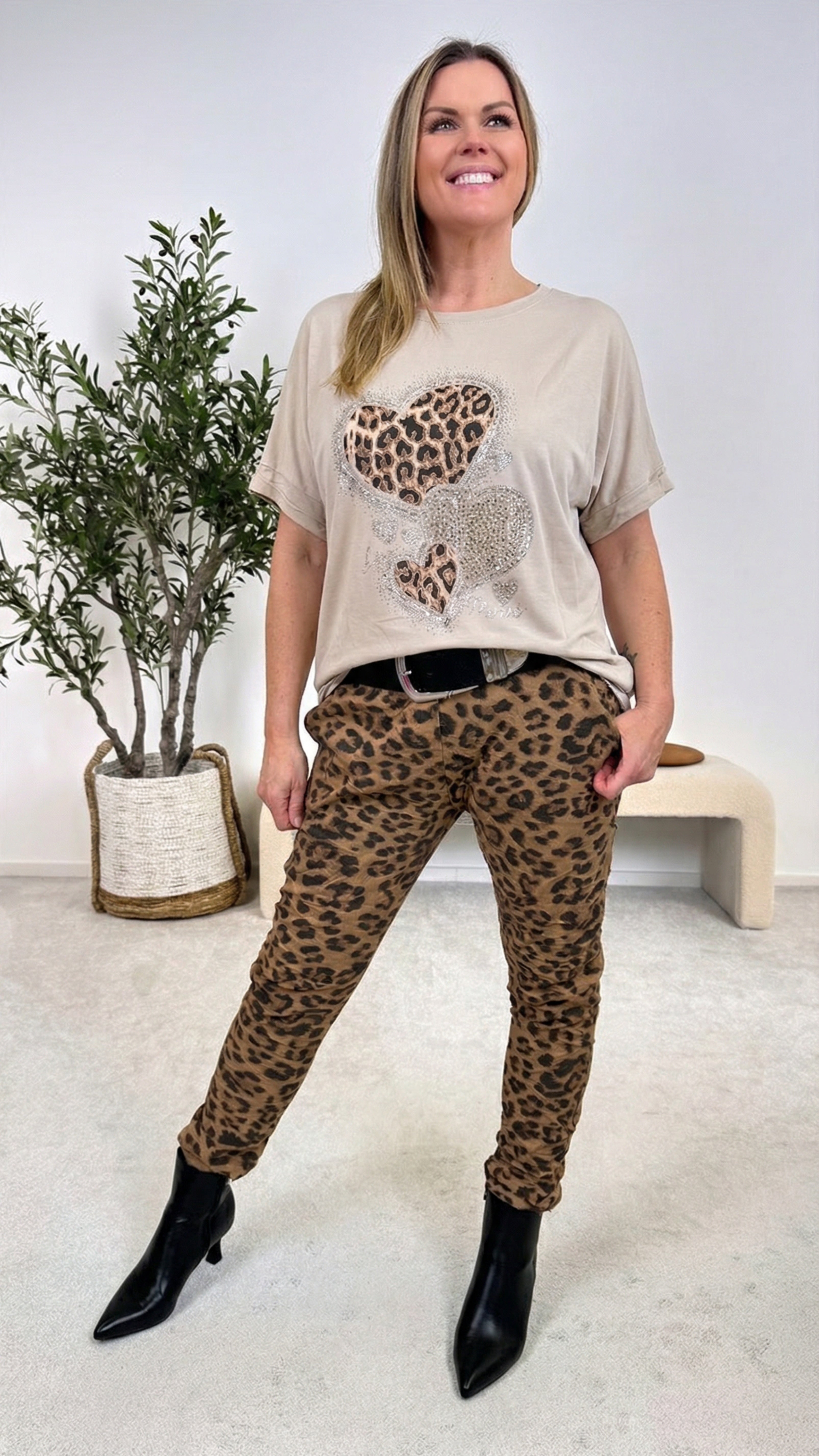 T-Shirt Queen of Hearts *Beige*