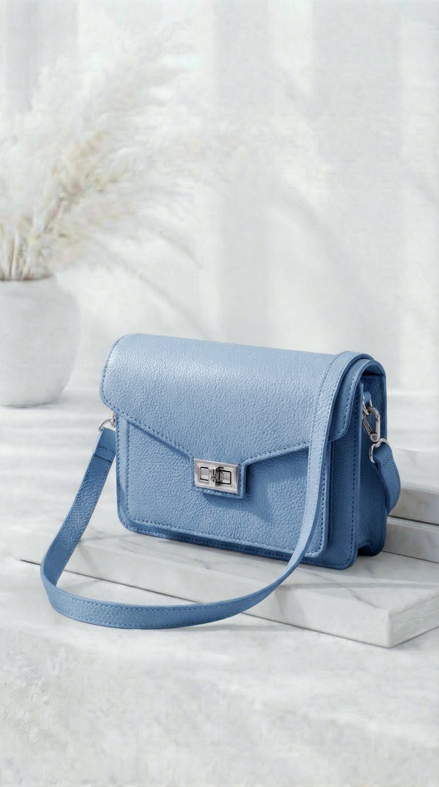 Kleine Tasche Chic Crossbody *Hellblau*
