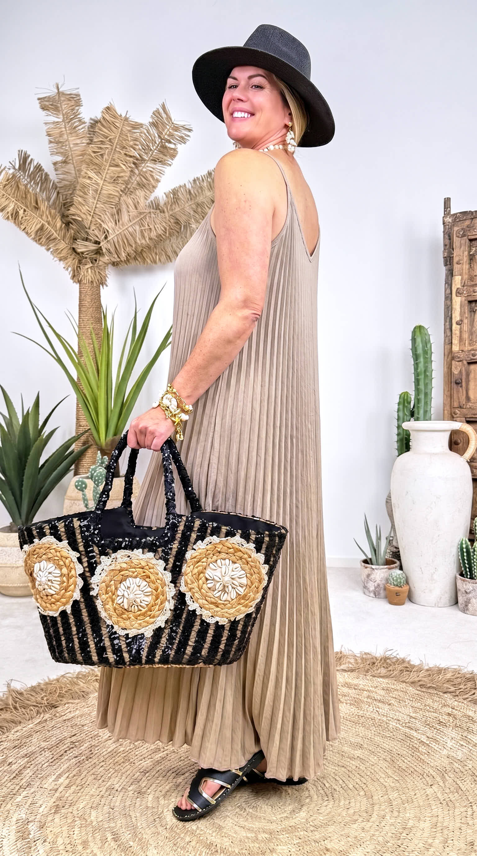 Langes Kleid Plissee Flow *Beige*