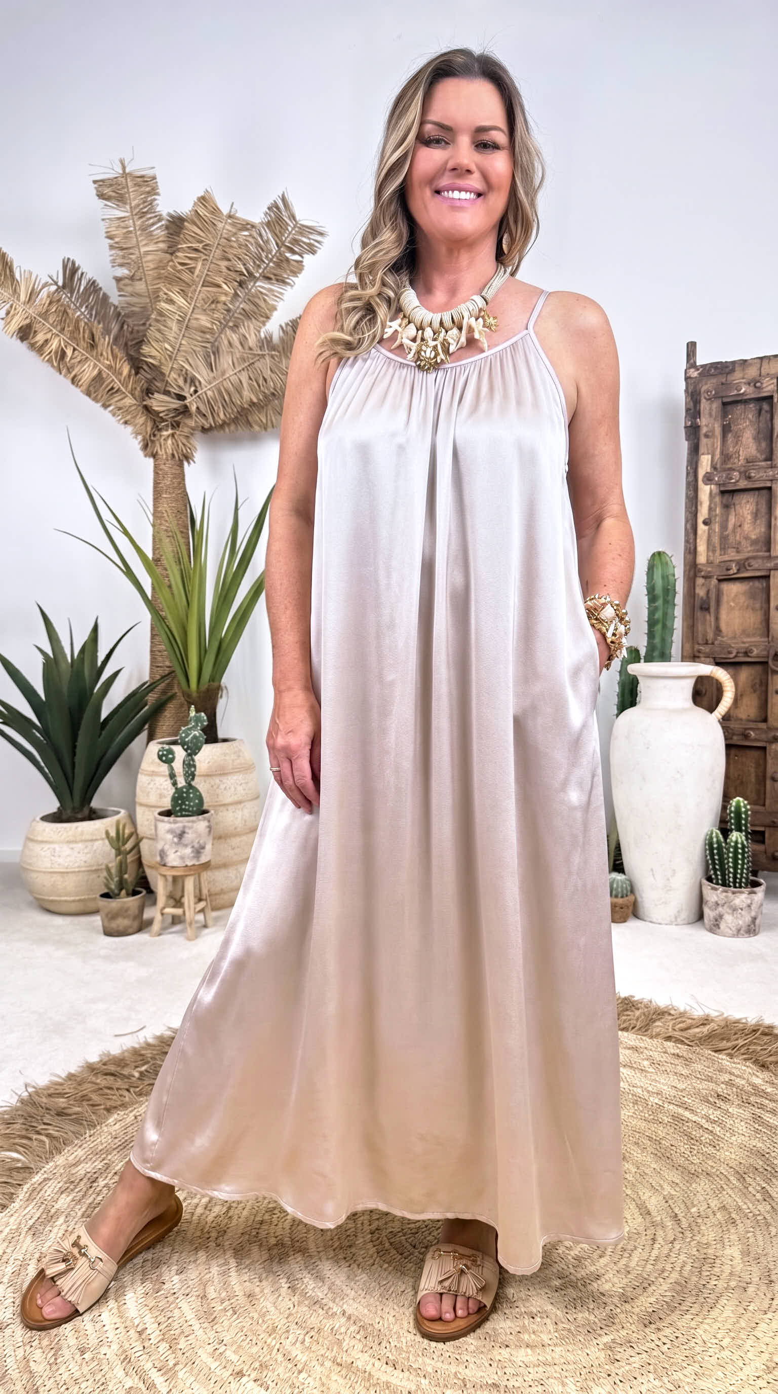 Kleid Holiday Flow *Beige*