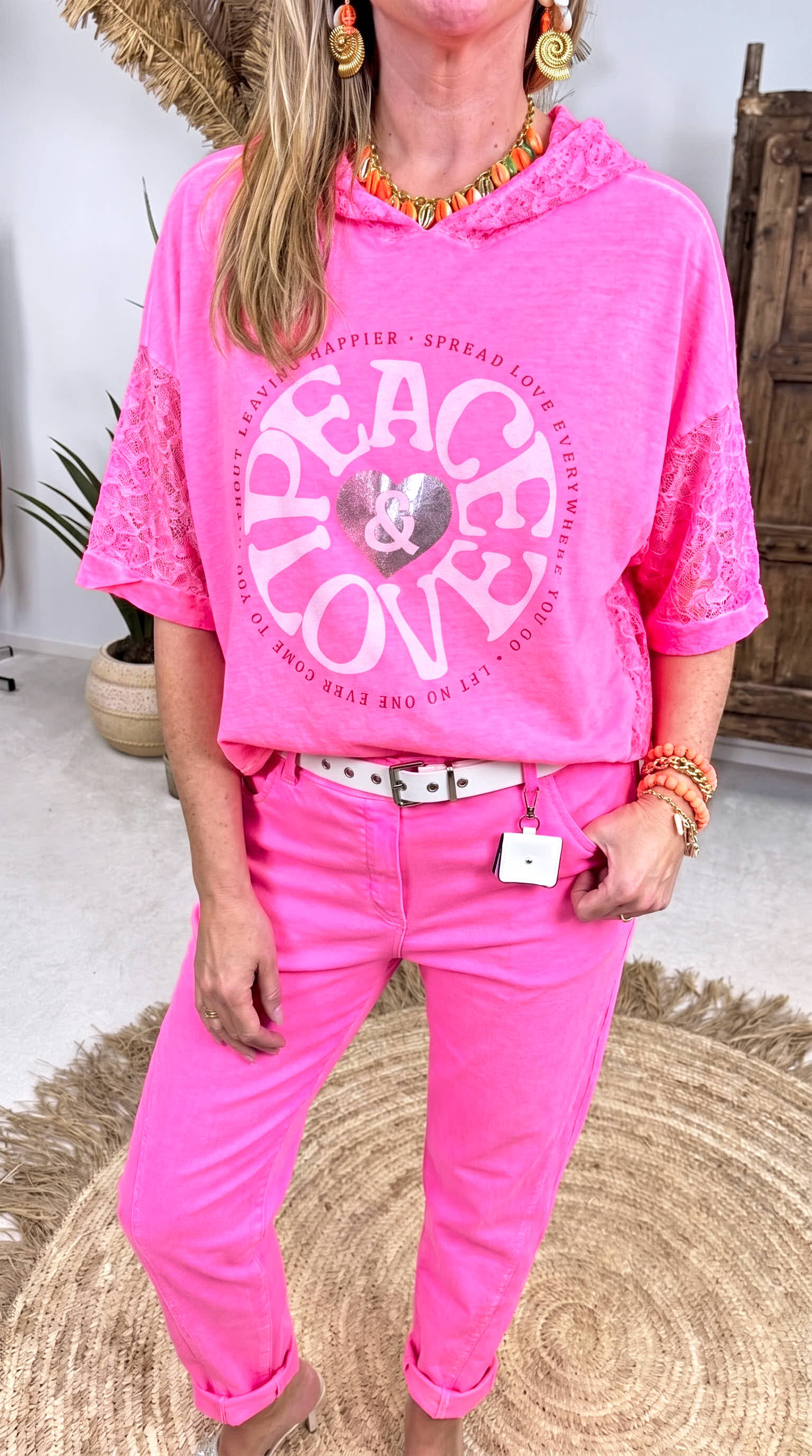 T-Shirt Peace & Love *Neon Pink*