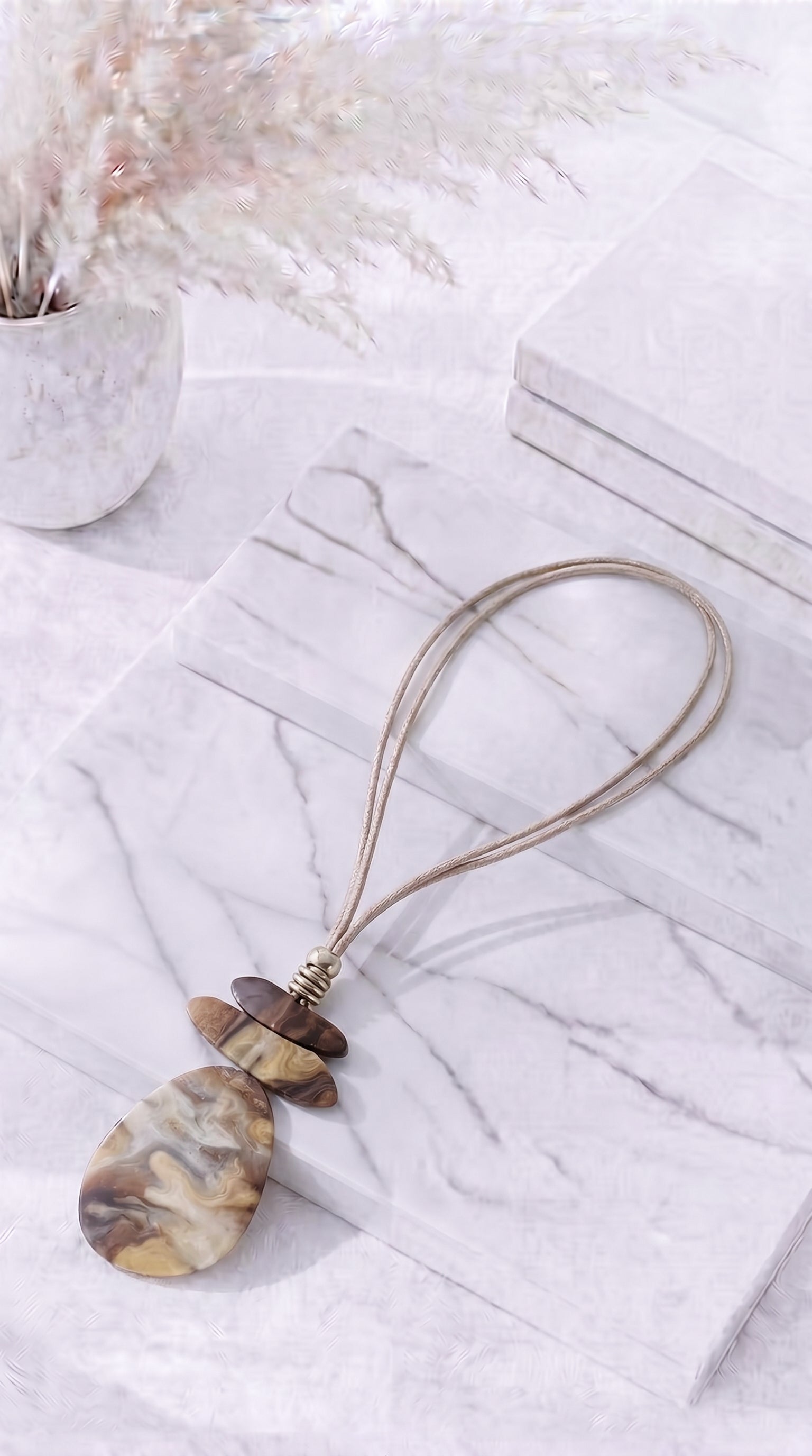 Lange Halskette Capri Marble *Beige*