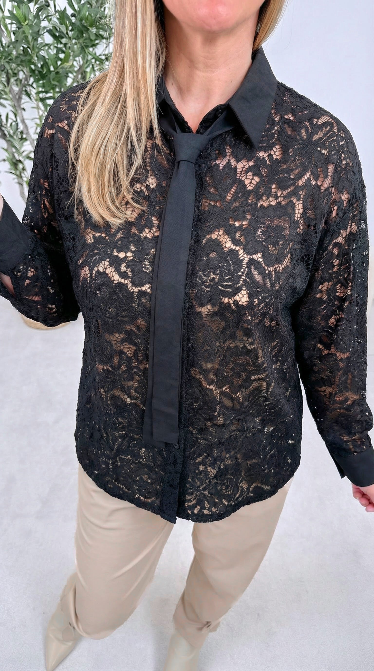 Spitzenbluse Delicate Muse *Schwarz*