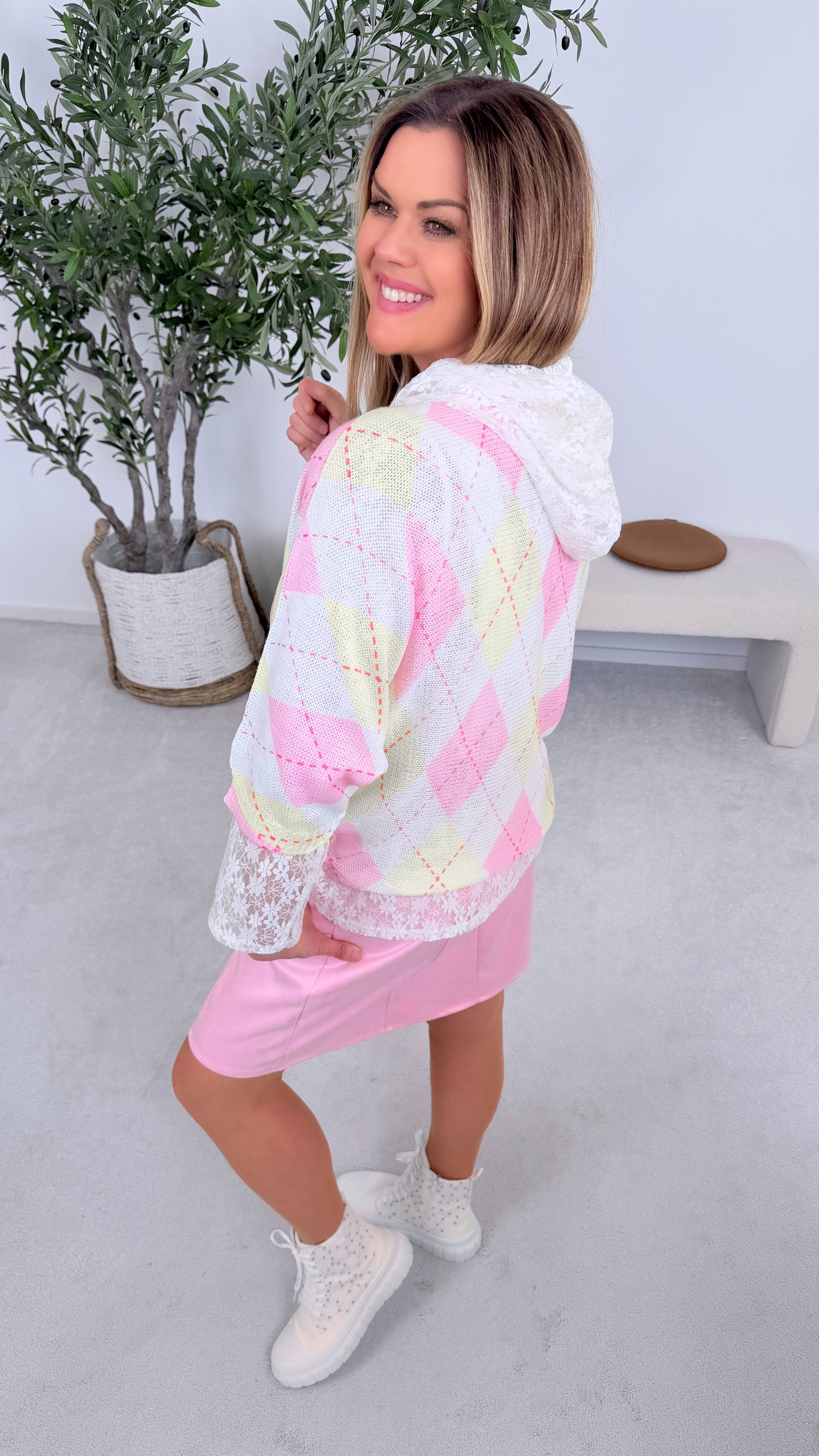 Strickshirt Love Detail