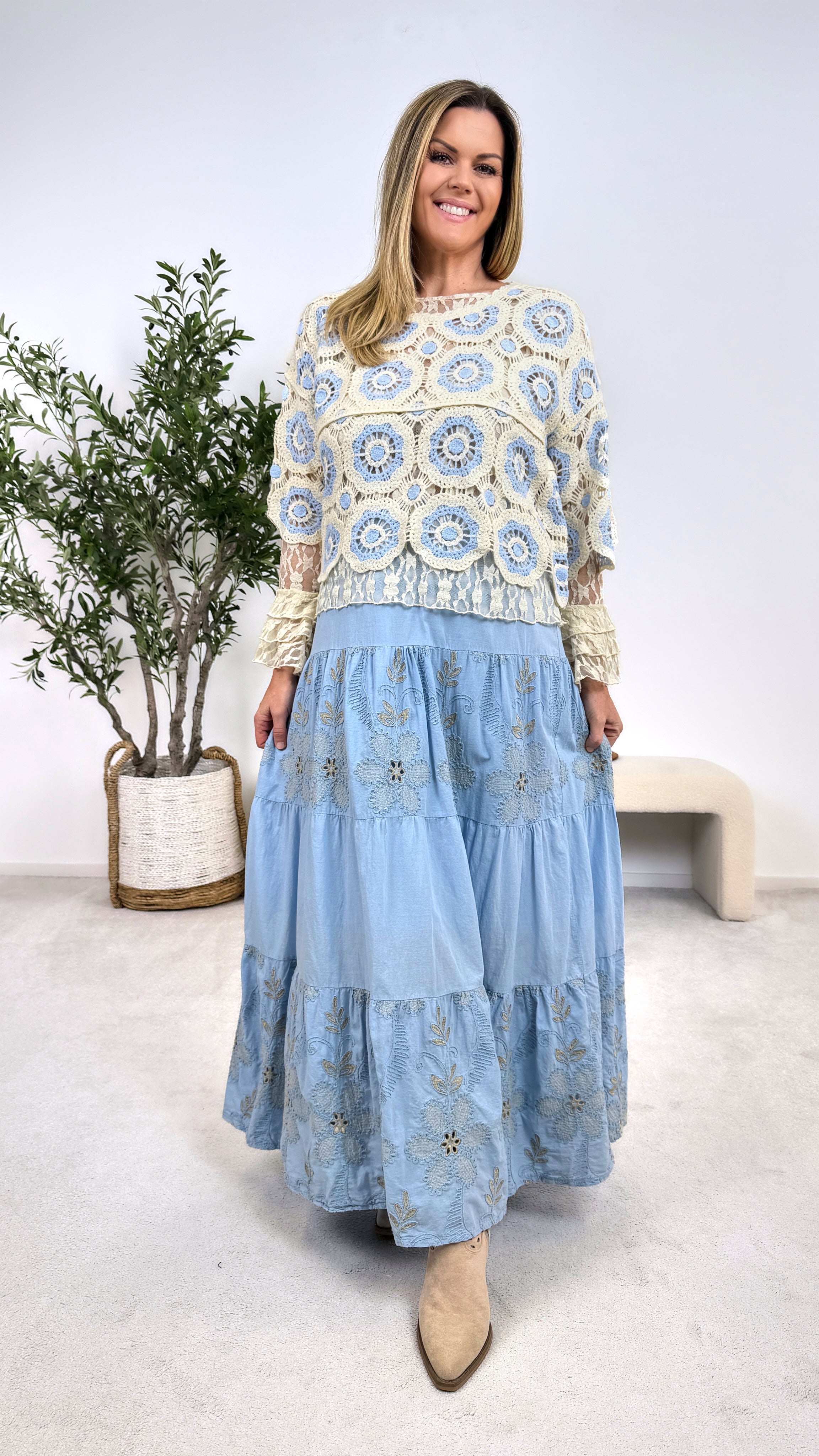 Häkelshirt Oasis Bloom *Hellblau*