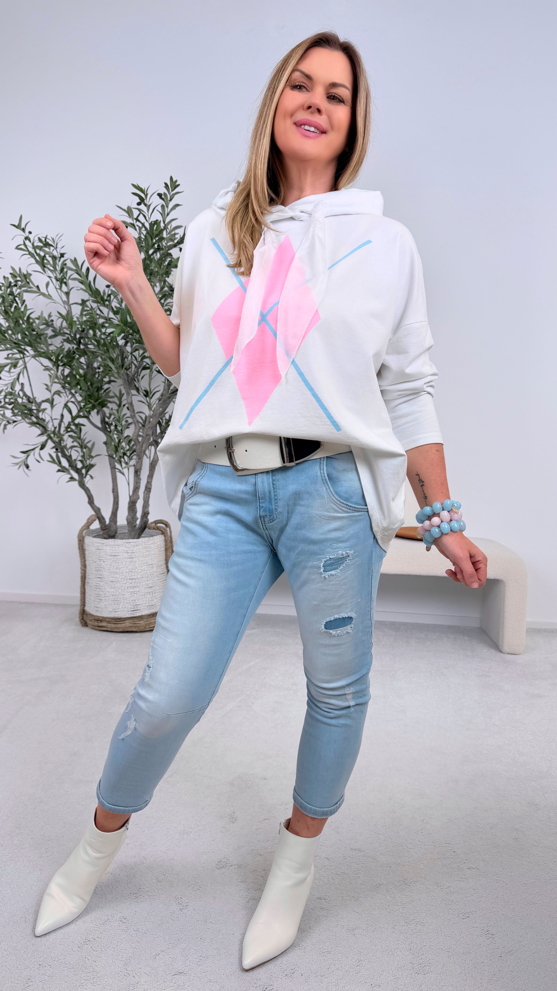 Hoodie Easy Graphic