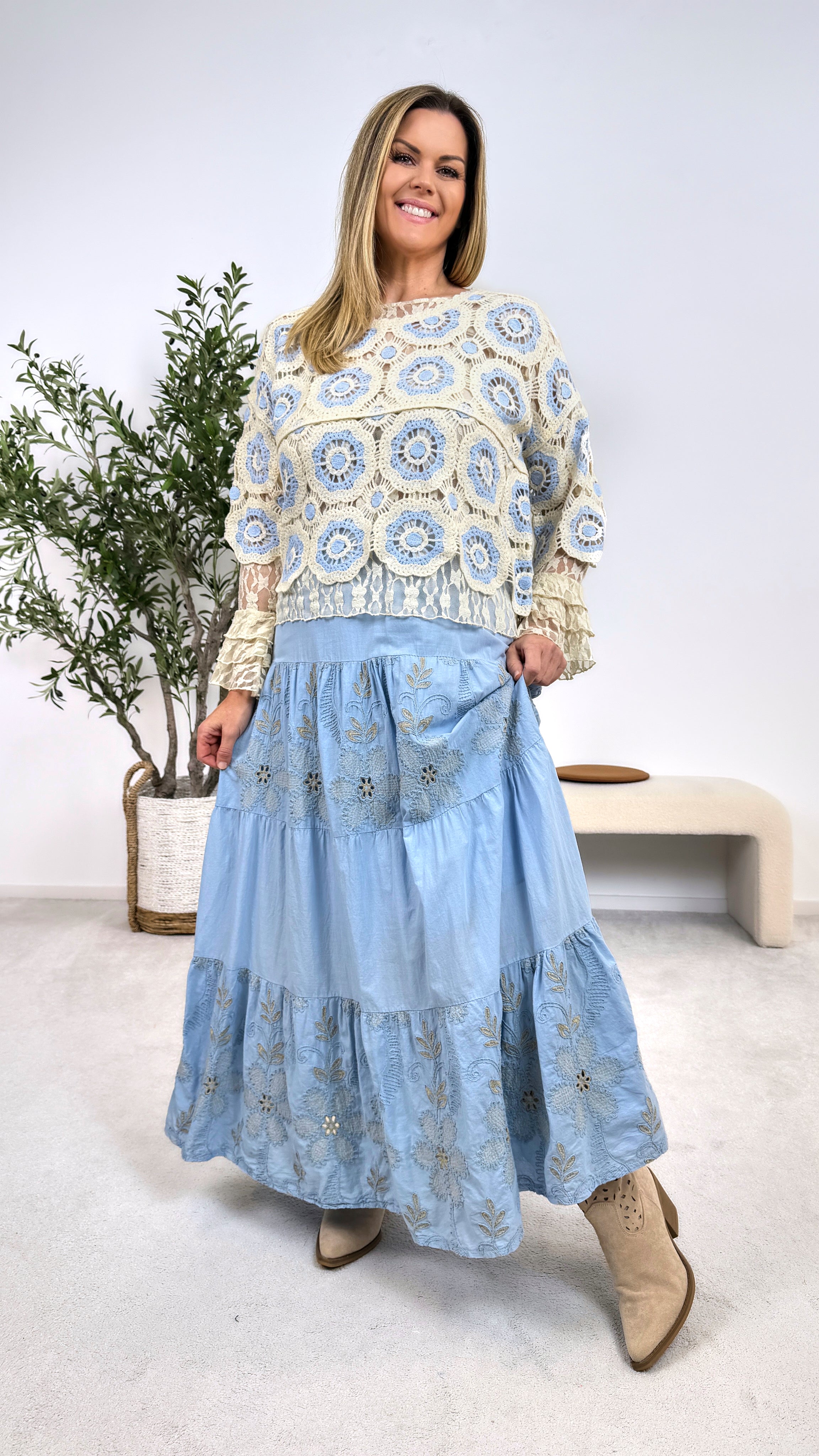 Häkelshirt Oasis Bloom *Hellblau*