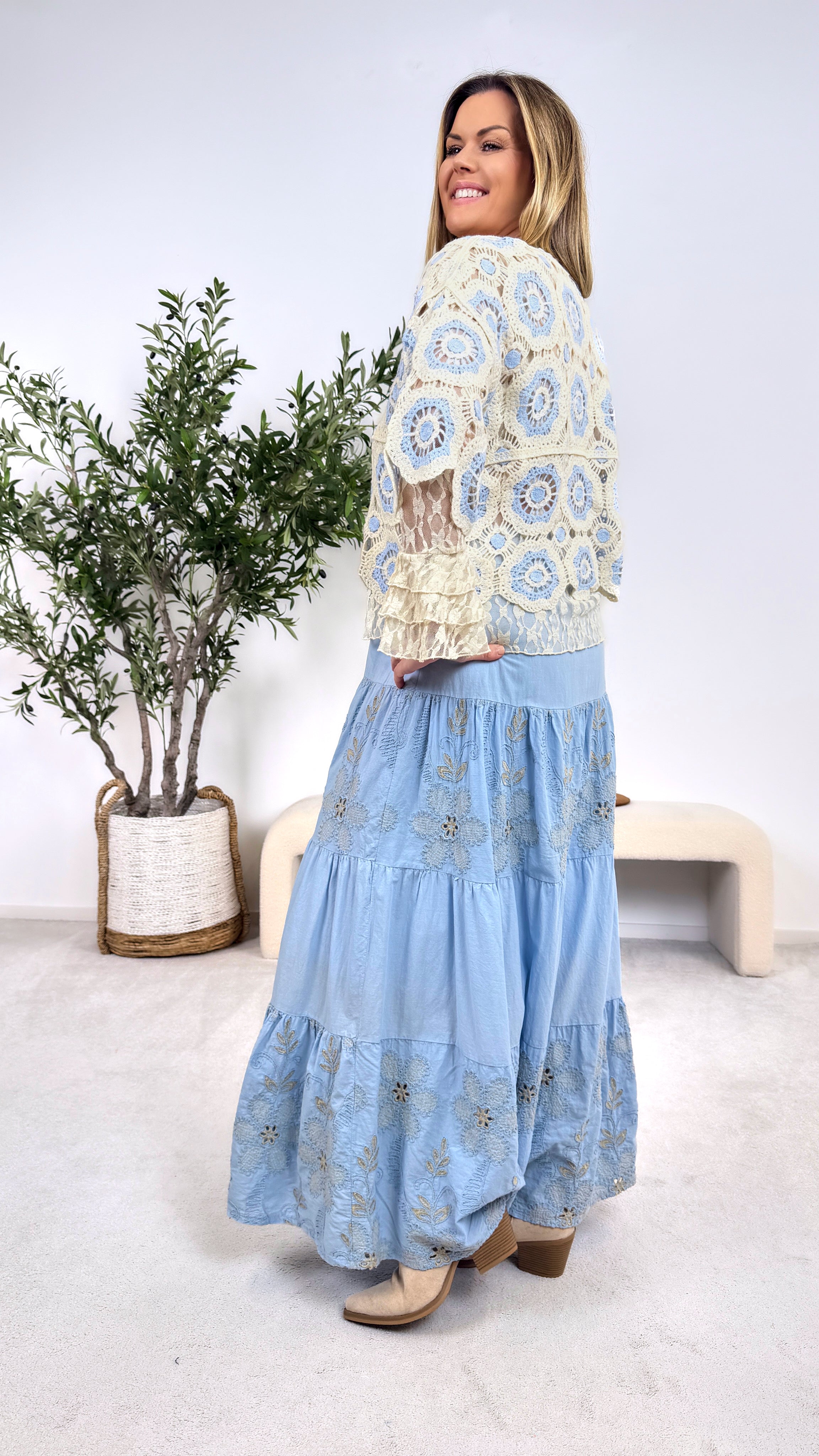 Häkelshirt Oasis Bloom *Hellblau*