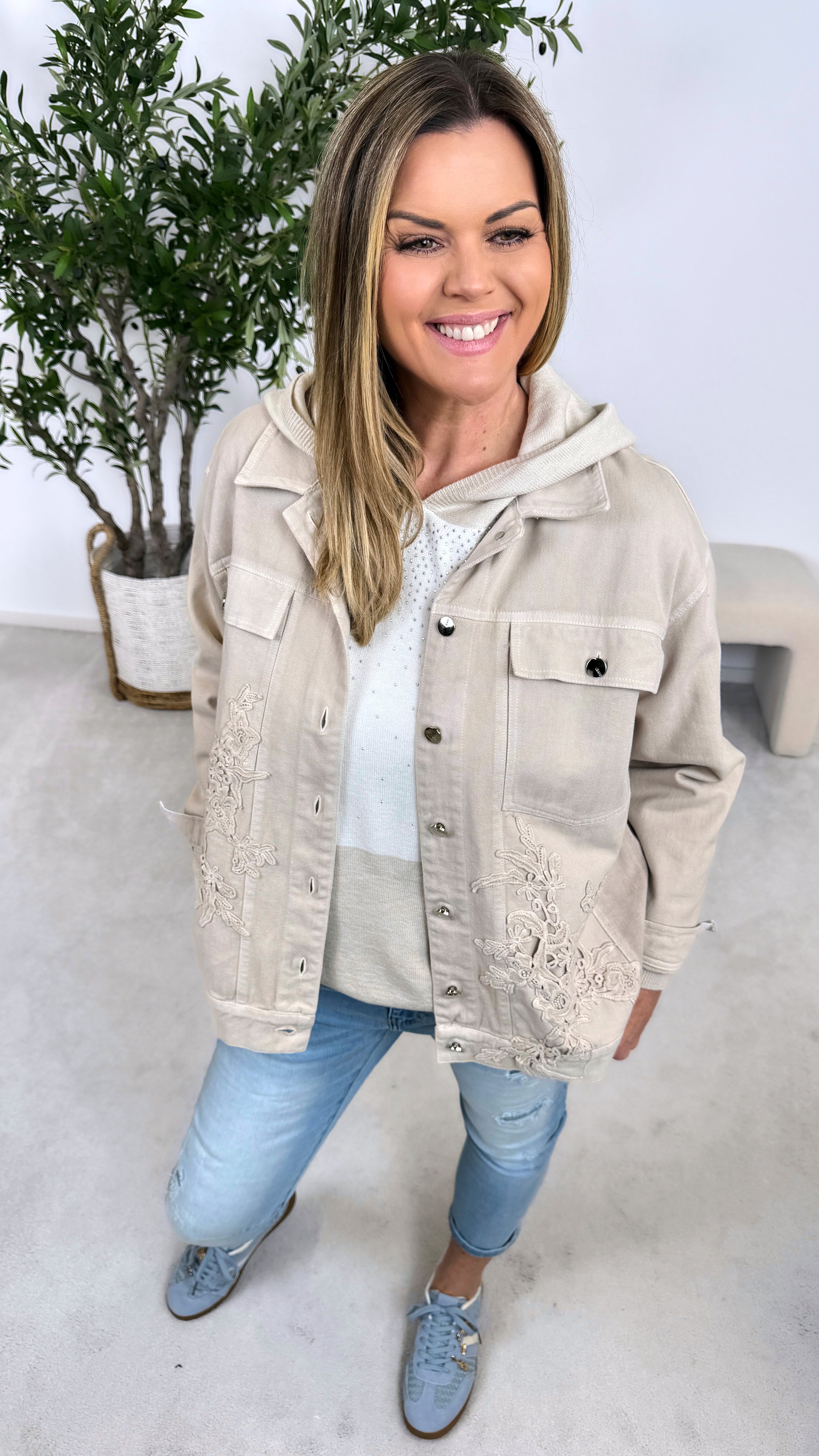 Jeansjacke Luxe Embroidery *Beige*