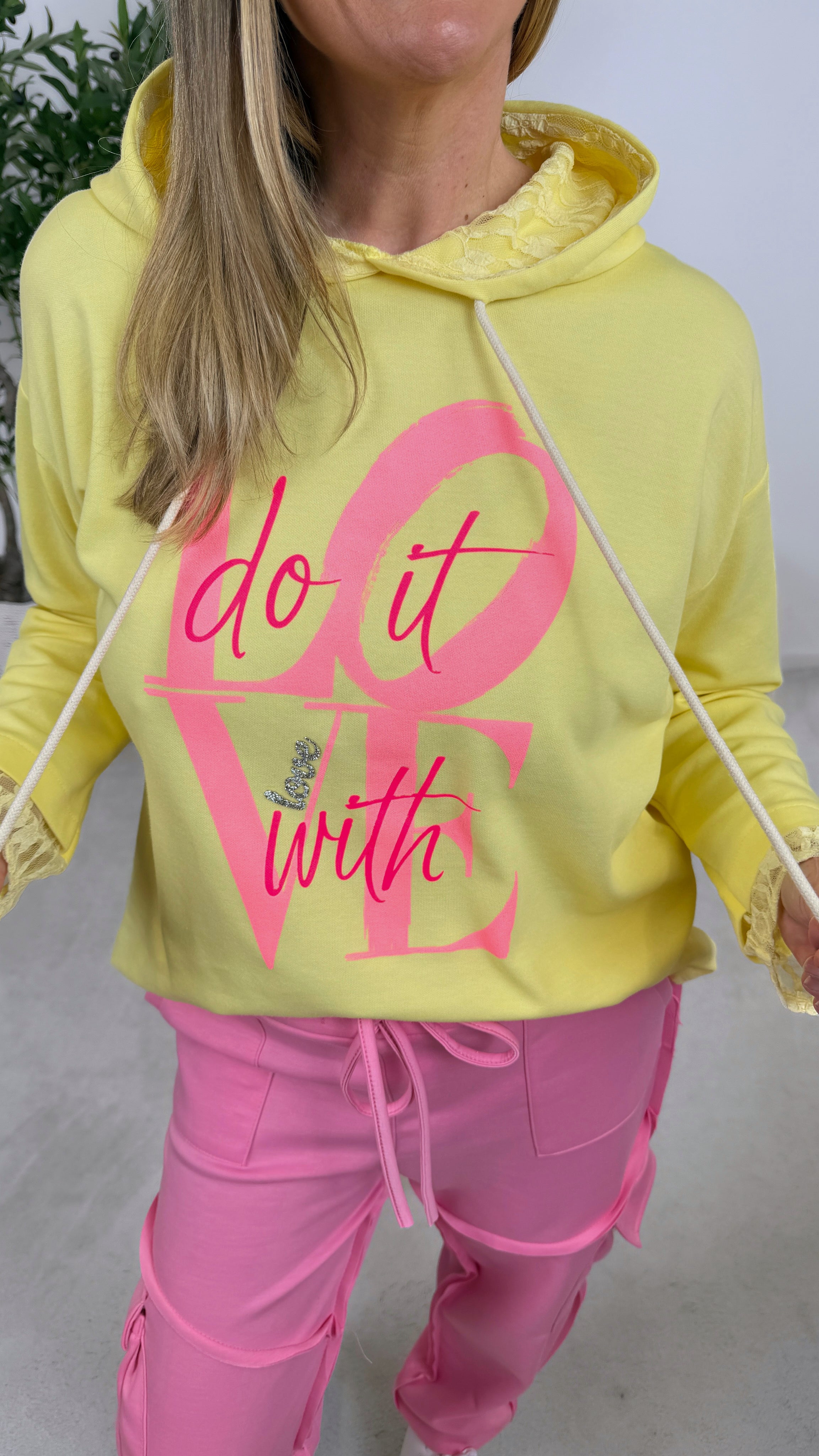 Hoodie Do It With Love *Gelb*