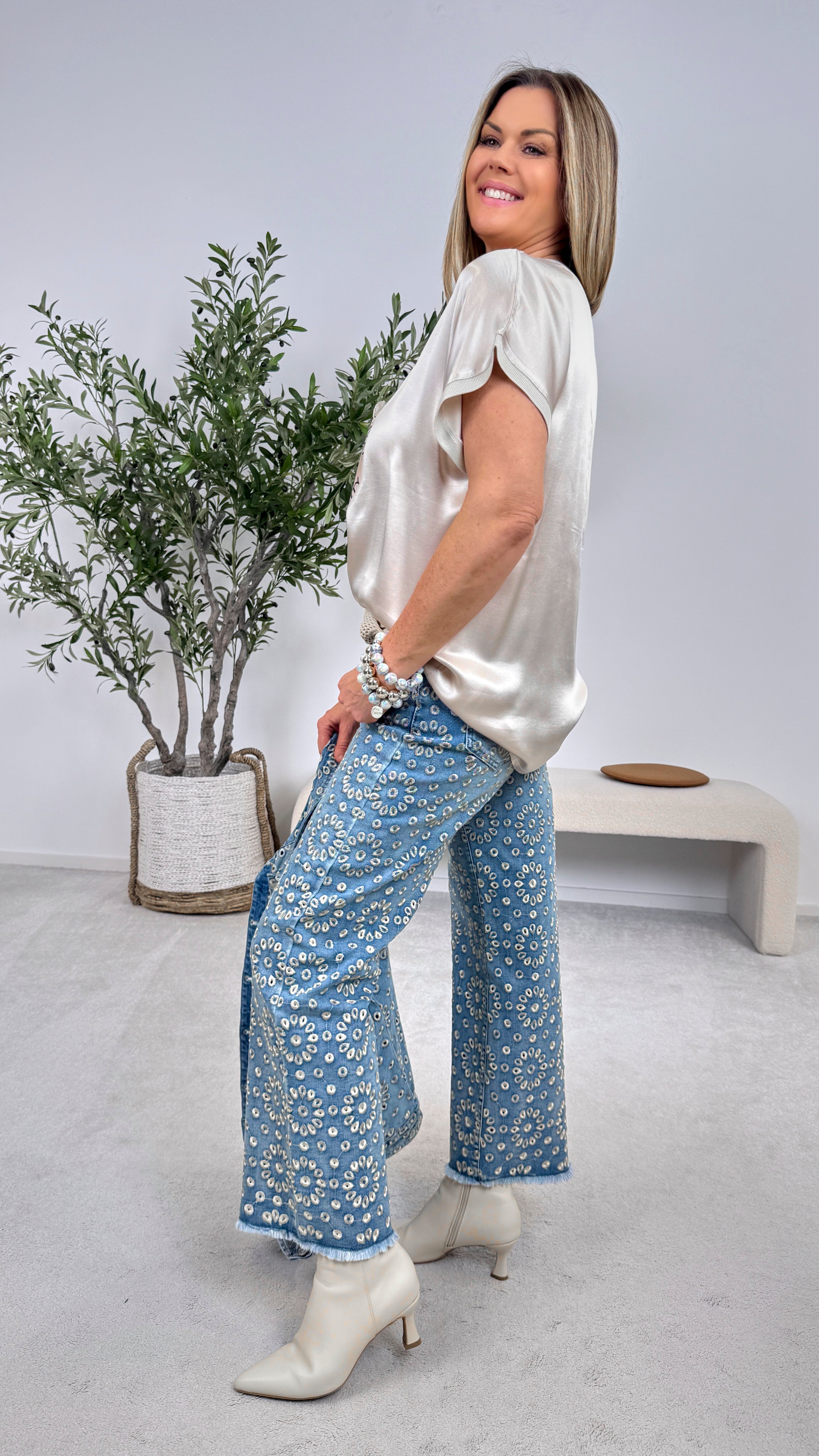 Jeans Floral Queen (B-3980-N)