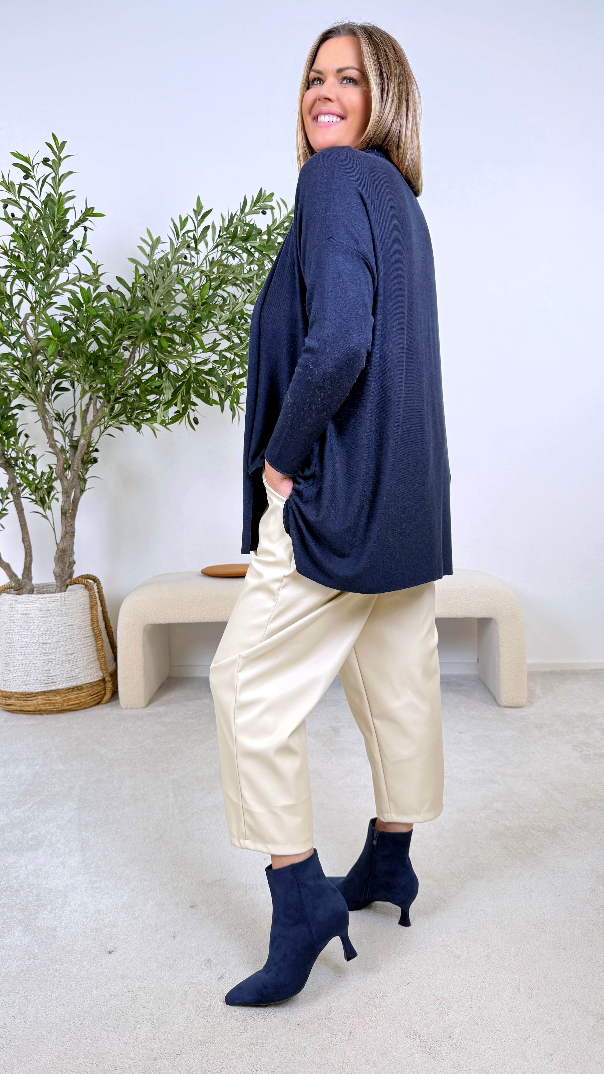 Langarmshirt Classic with Scarf (7 Farben)