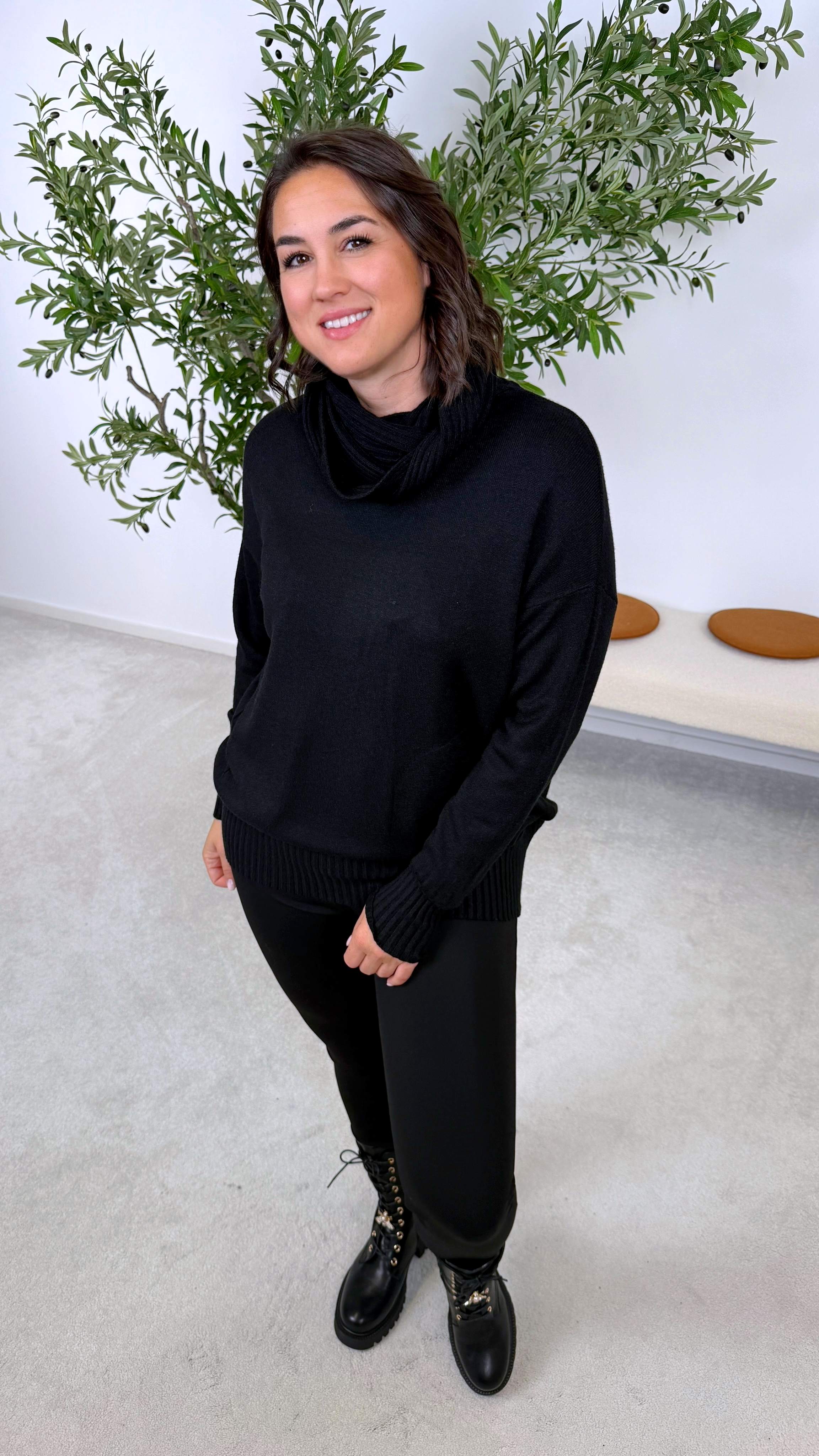 Rollkragenpullover Tabarca *Schwarz* - Power of Princess