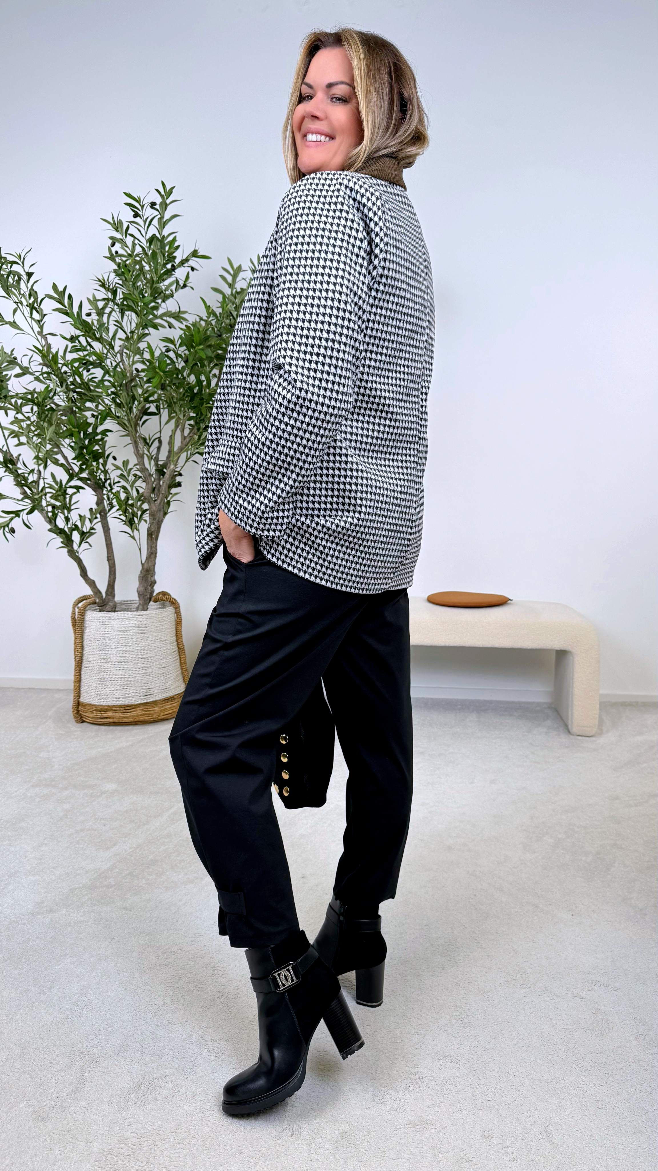 Hose Ankle Detail (9 Farben)