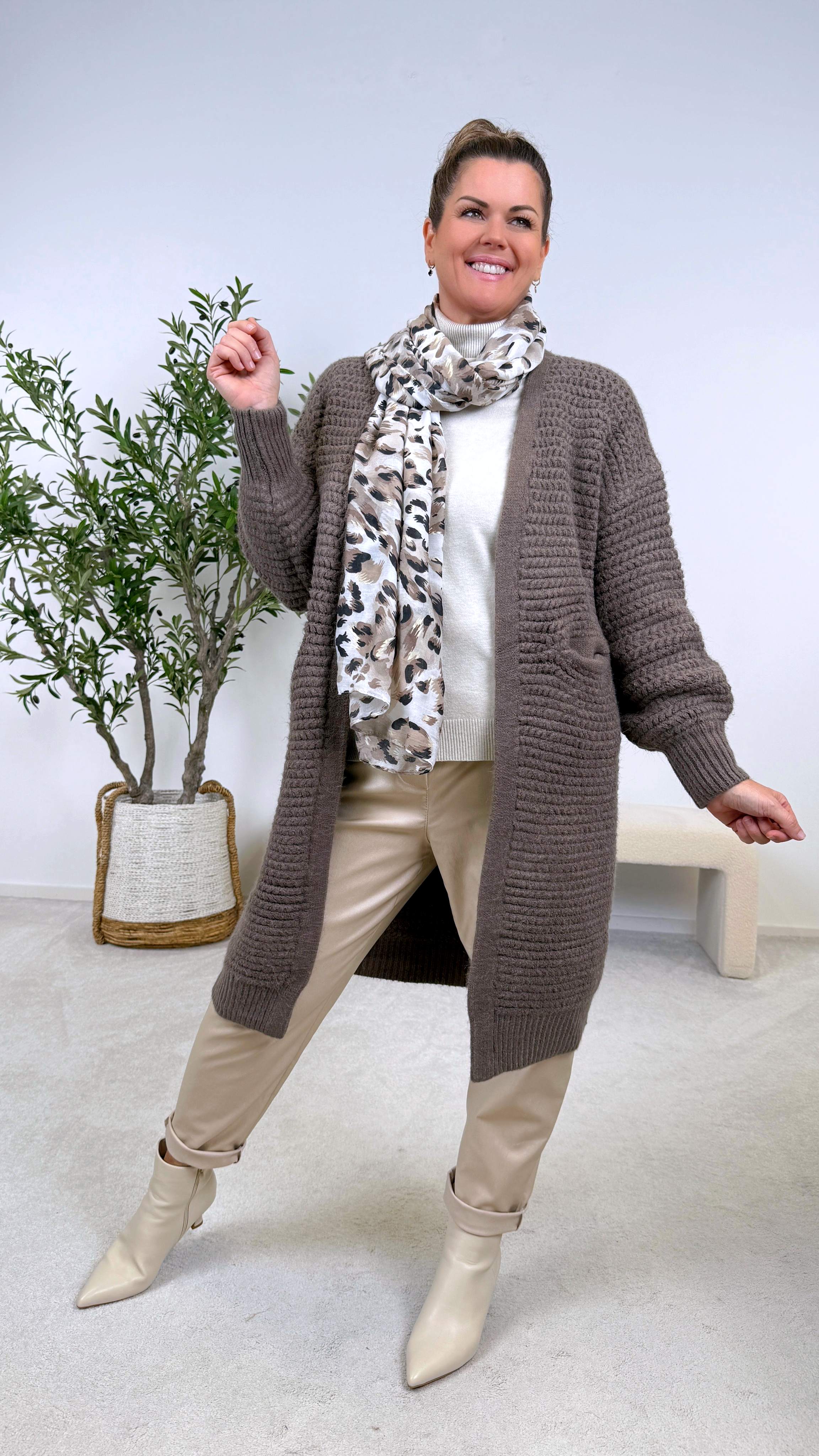 Strickjacke Woolly Vibe *Schoko*