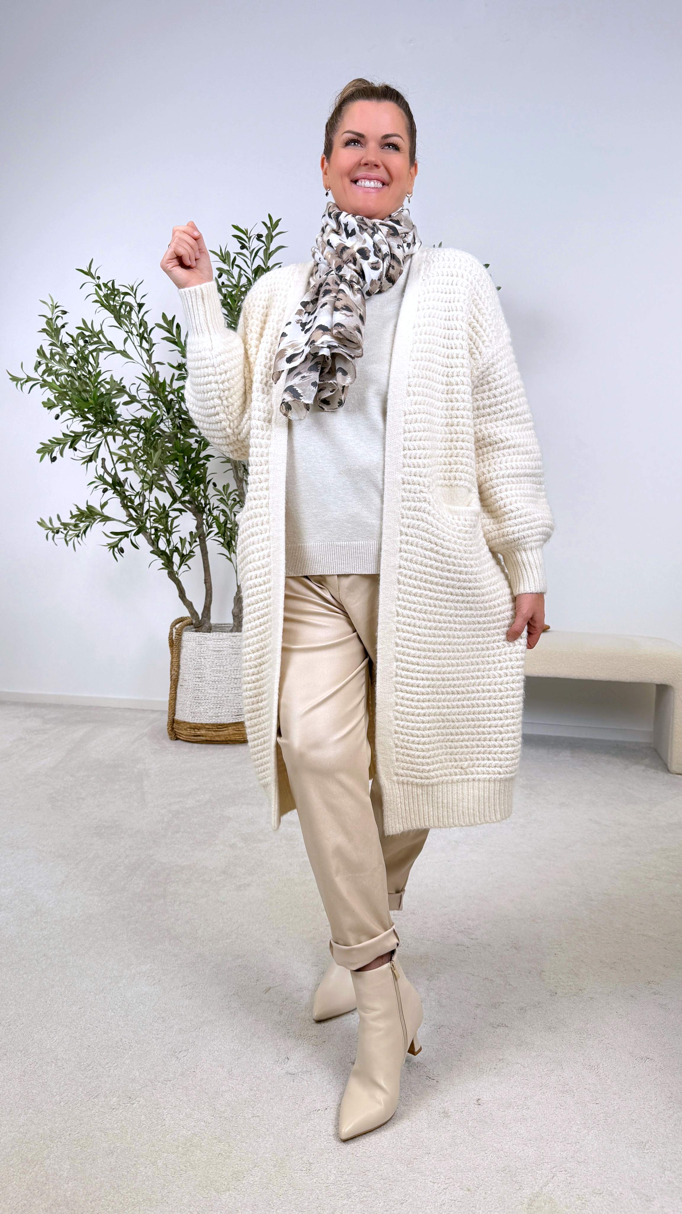 Strickjacke Woolly Vibe *Creme*