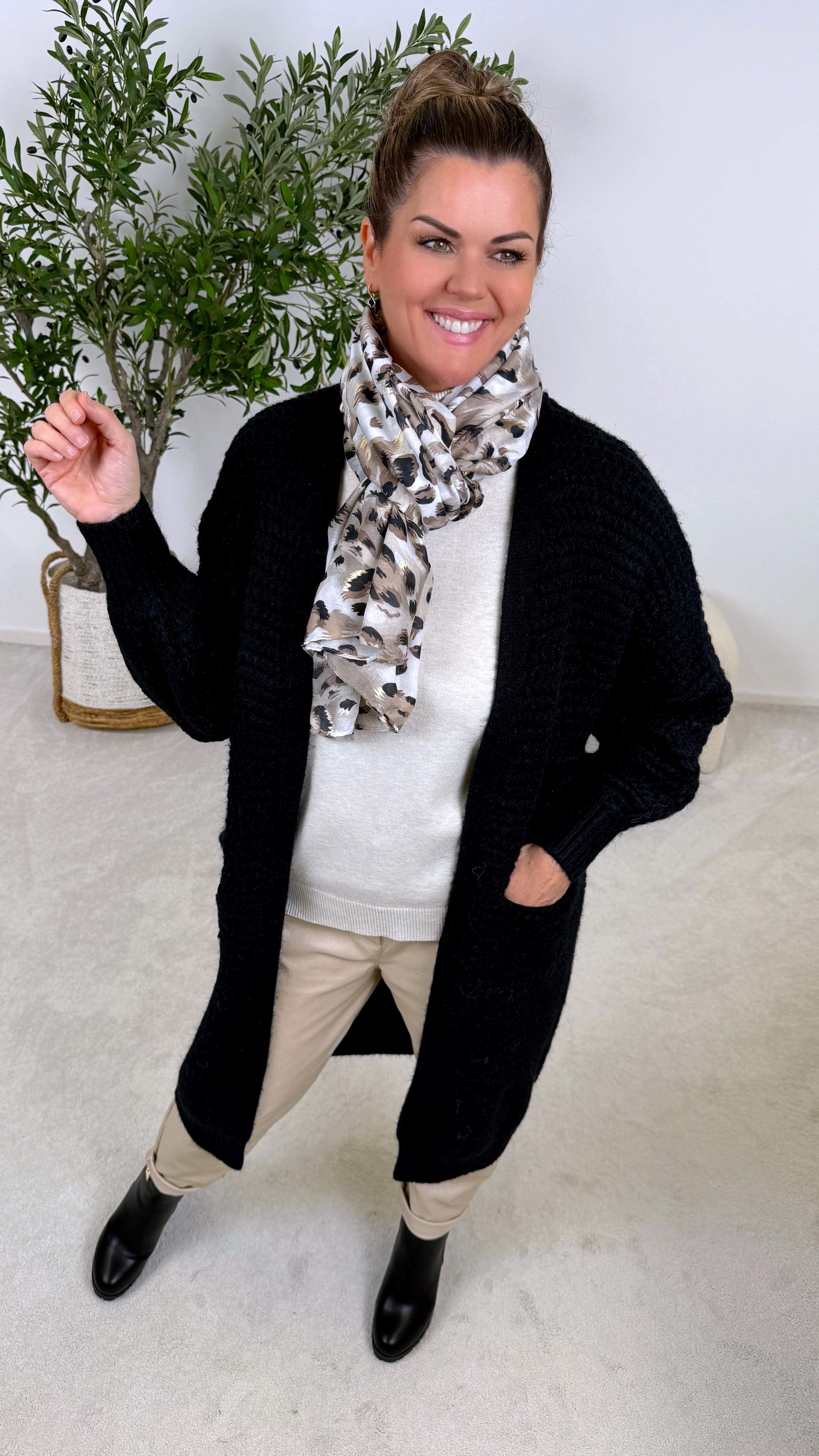 Strickjacke Woolly Vibe *Schwarz*