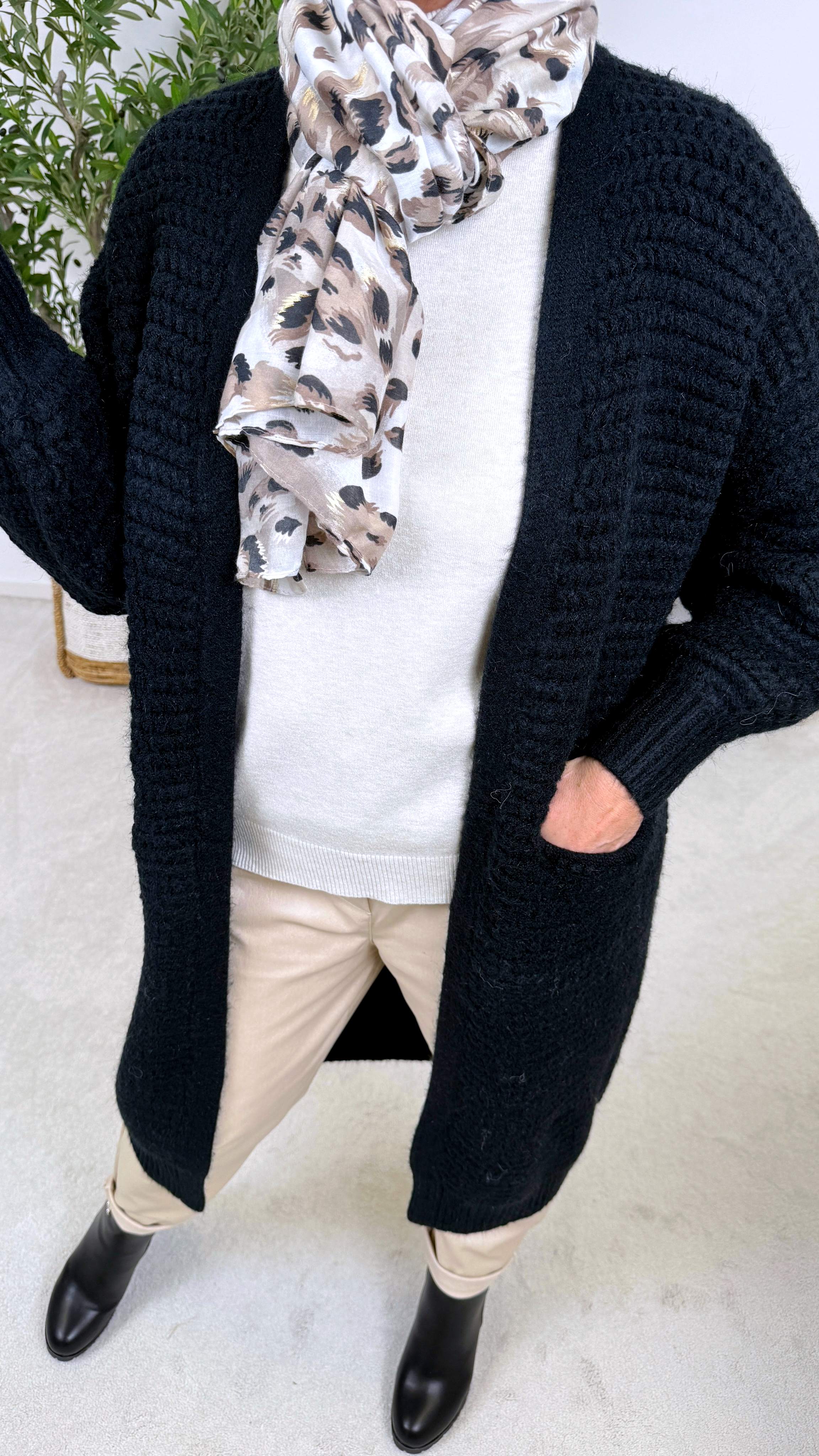 Strickjacke Woolly Vibe *Schwarz*