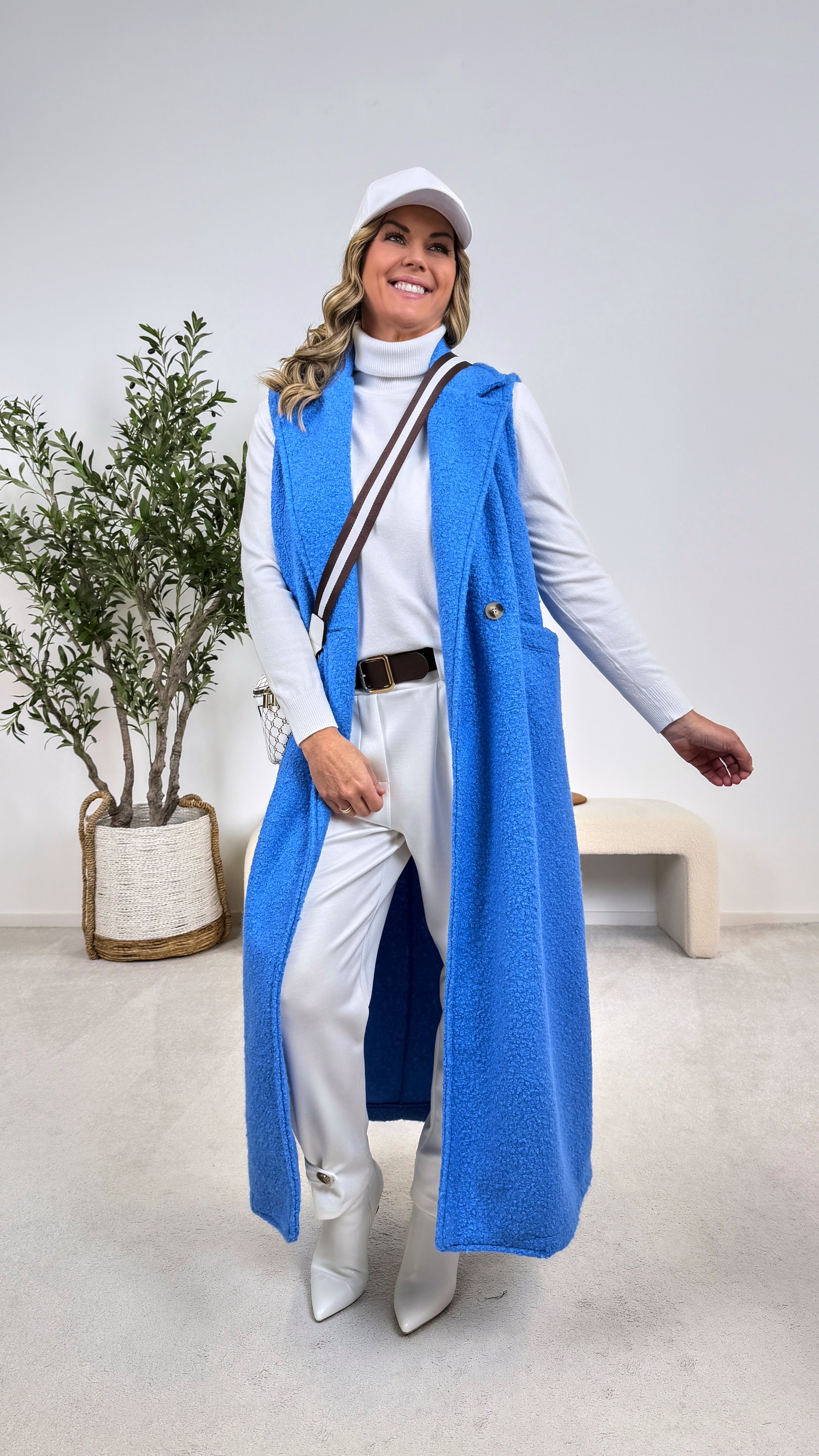 Lange Boclé Weste Quiet Luxury *Blau*