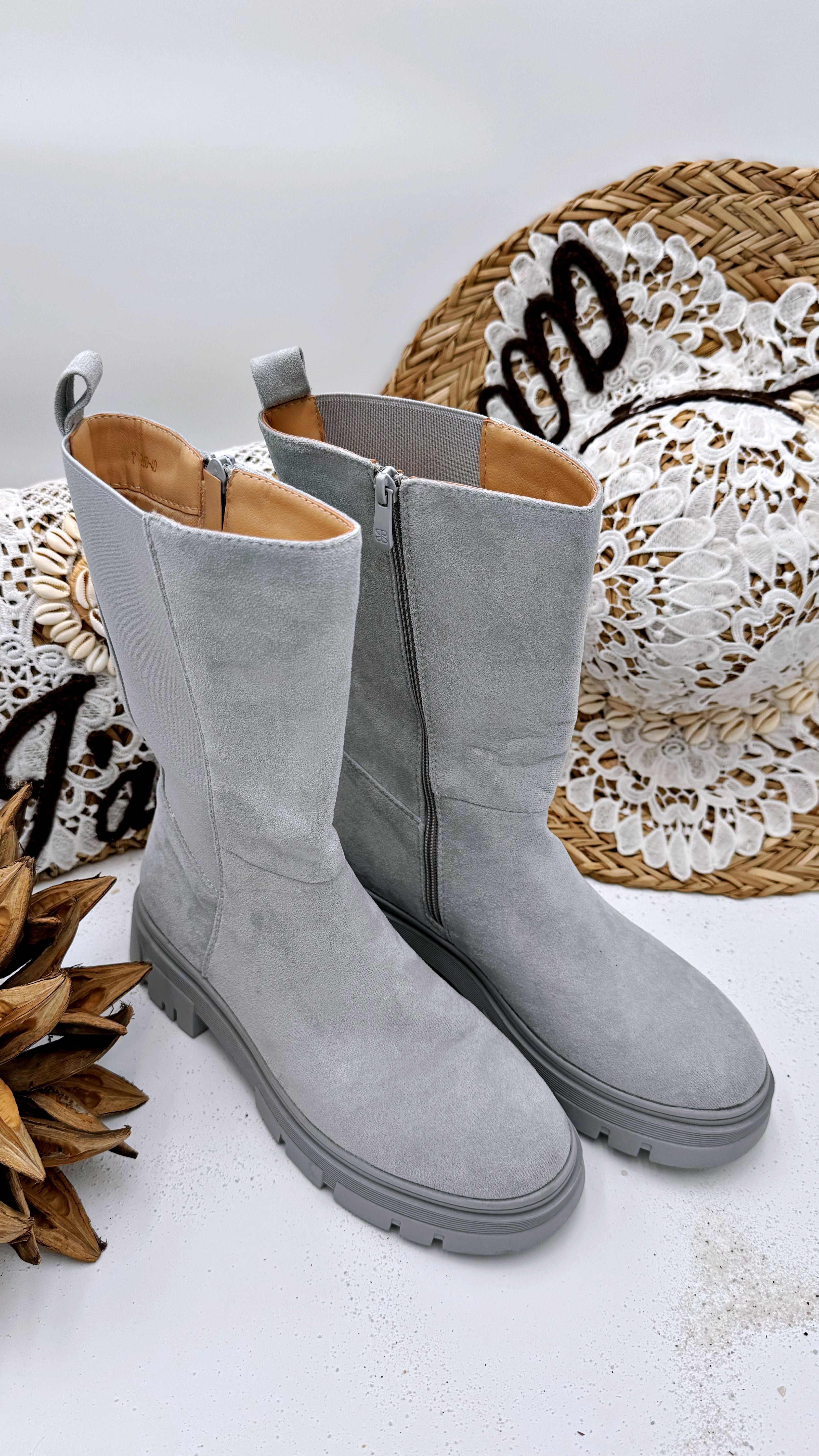 Stiefel Soft Grey