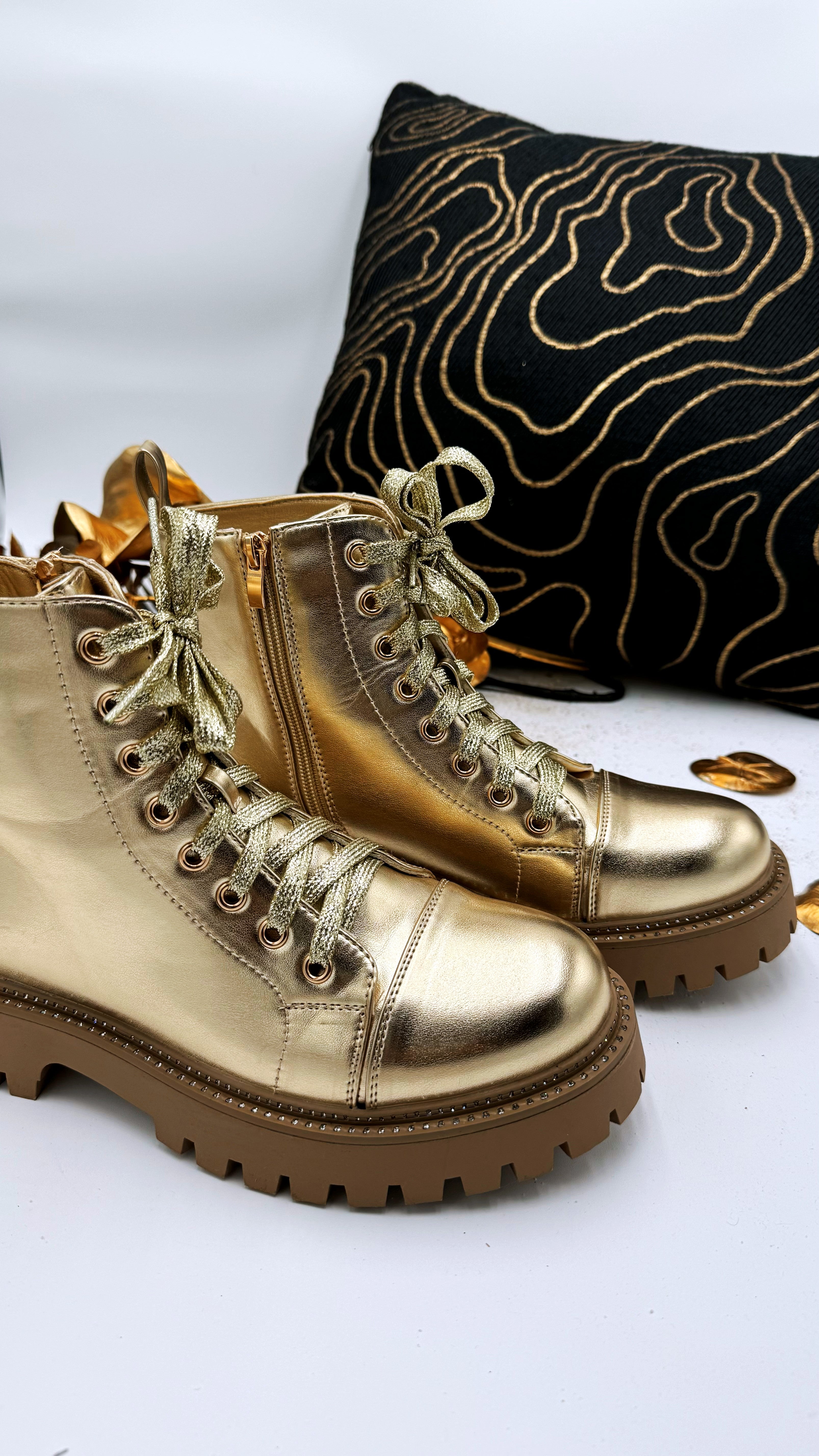 Boots Golden Heart