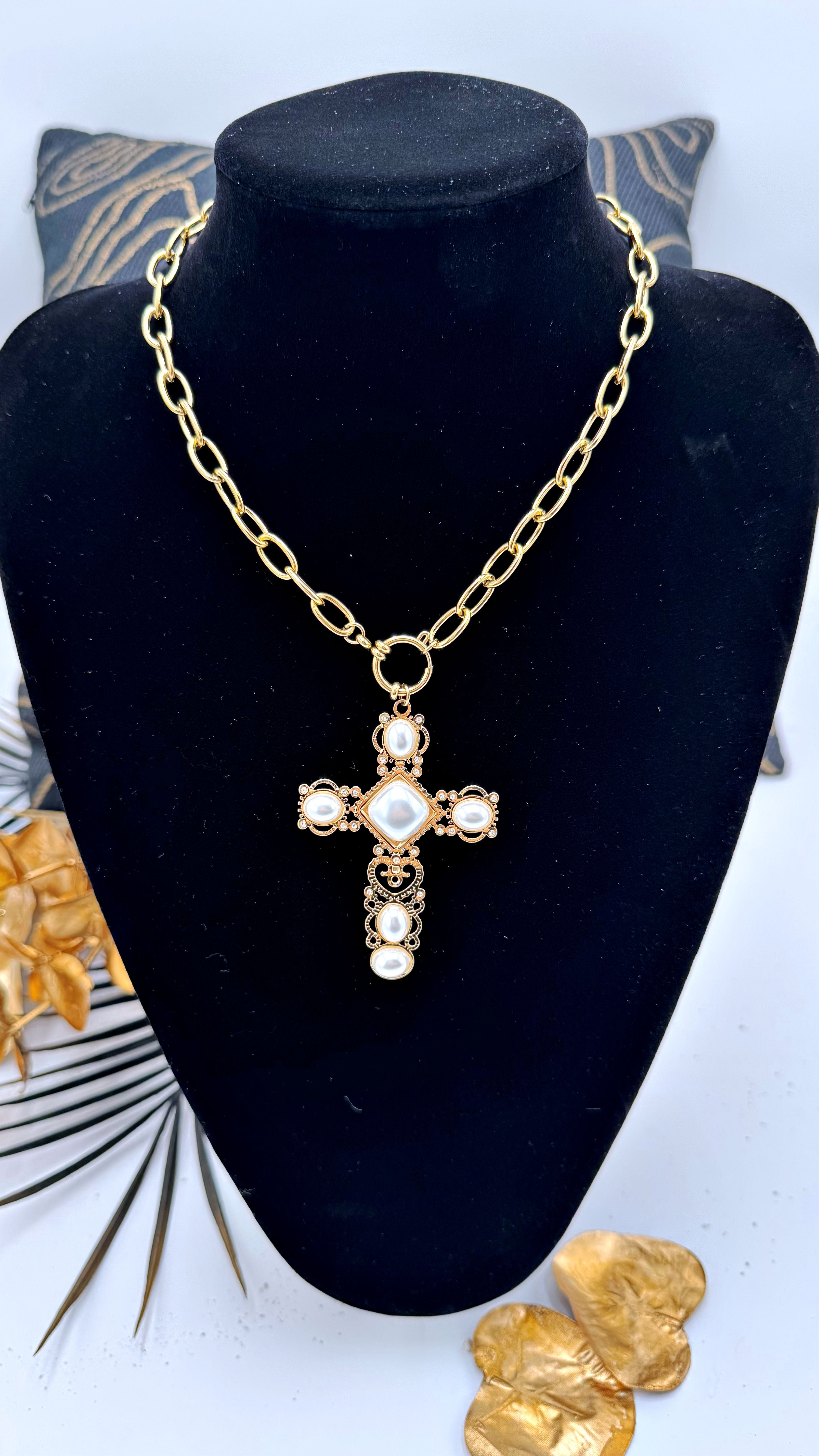 Halskette Cross with Pearls