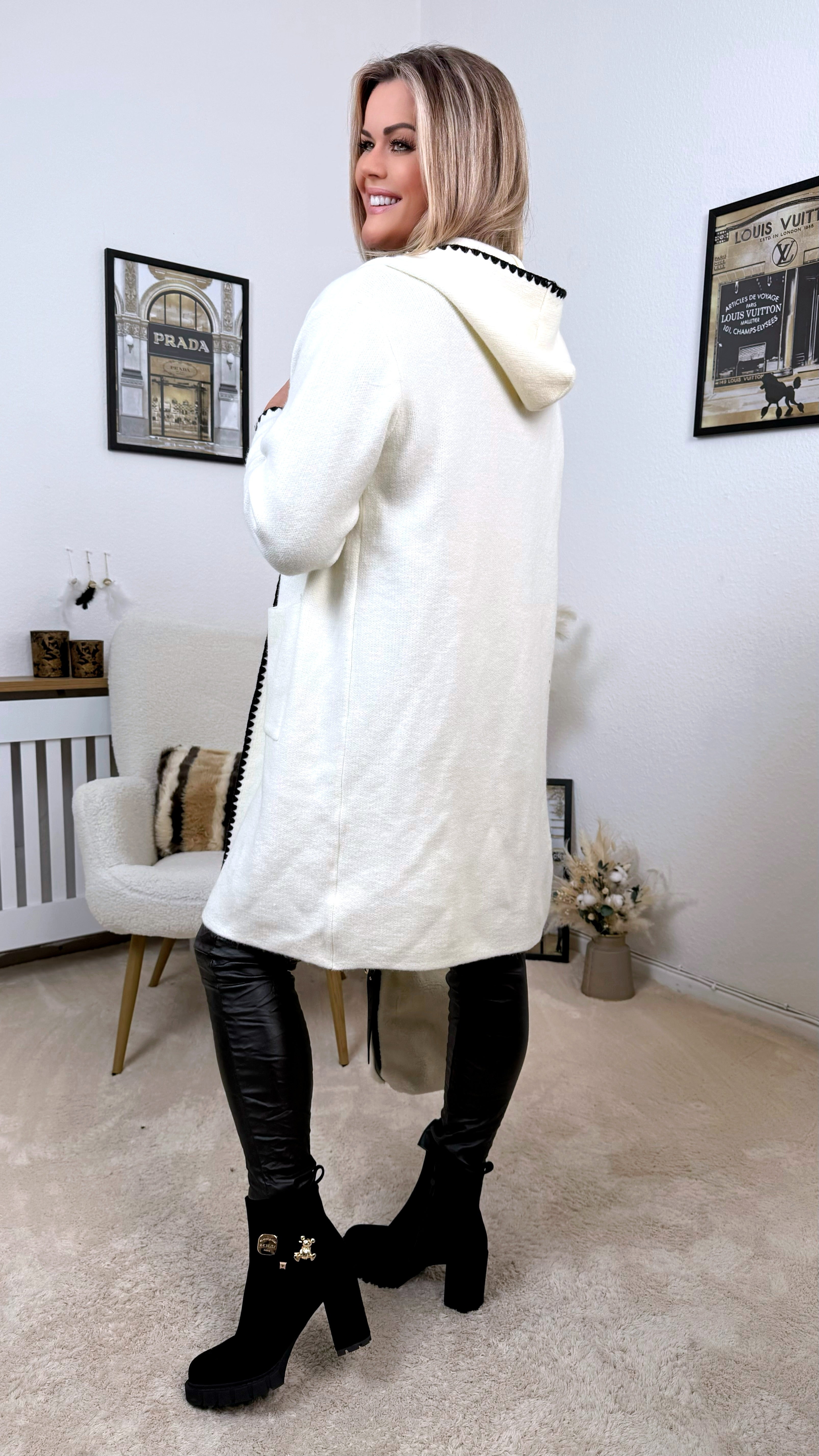 Strickjacke White and Black