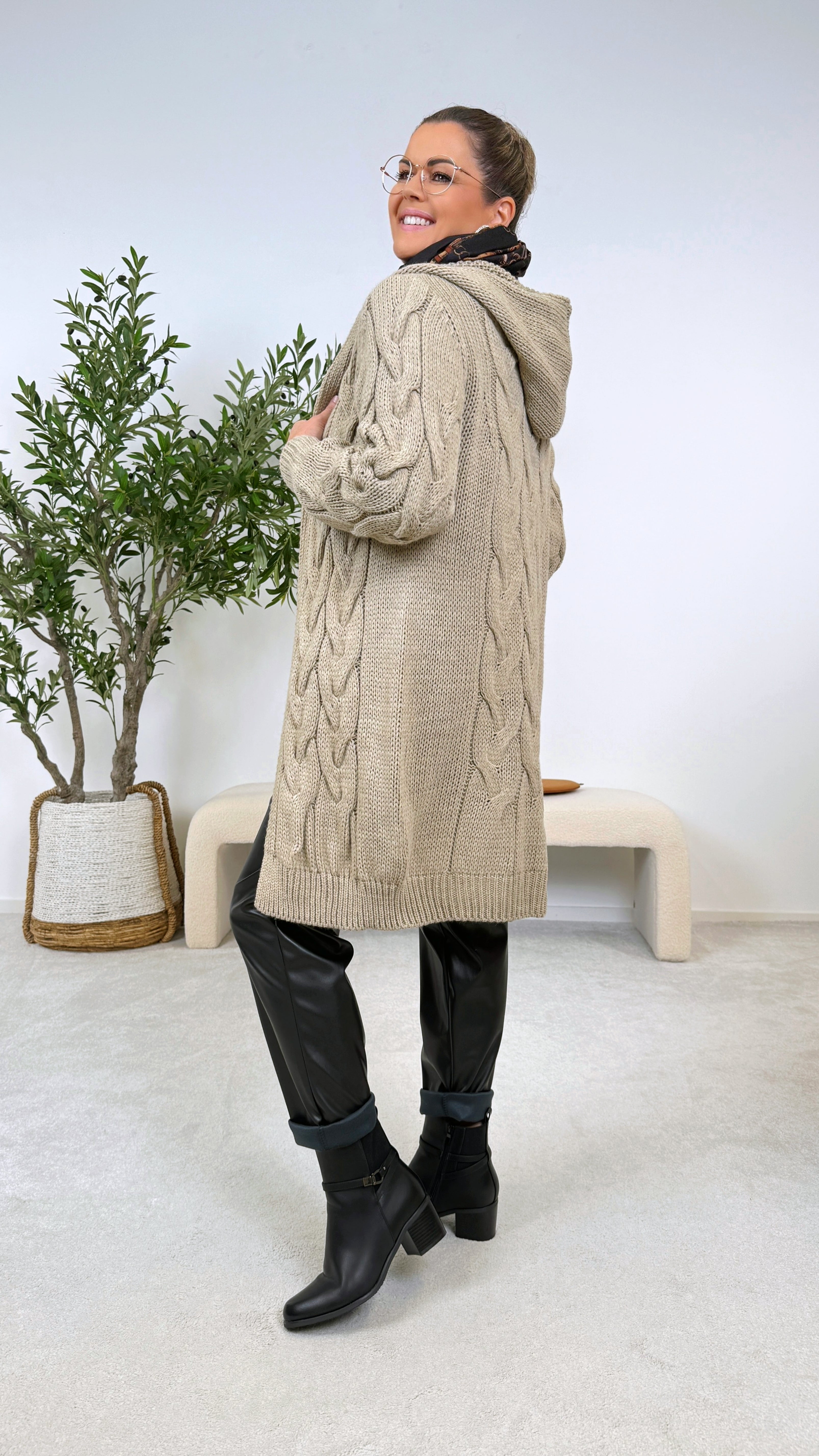 Strickjacke Zynara (13 Farben)