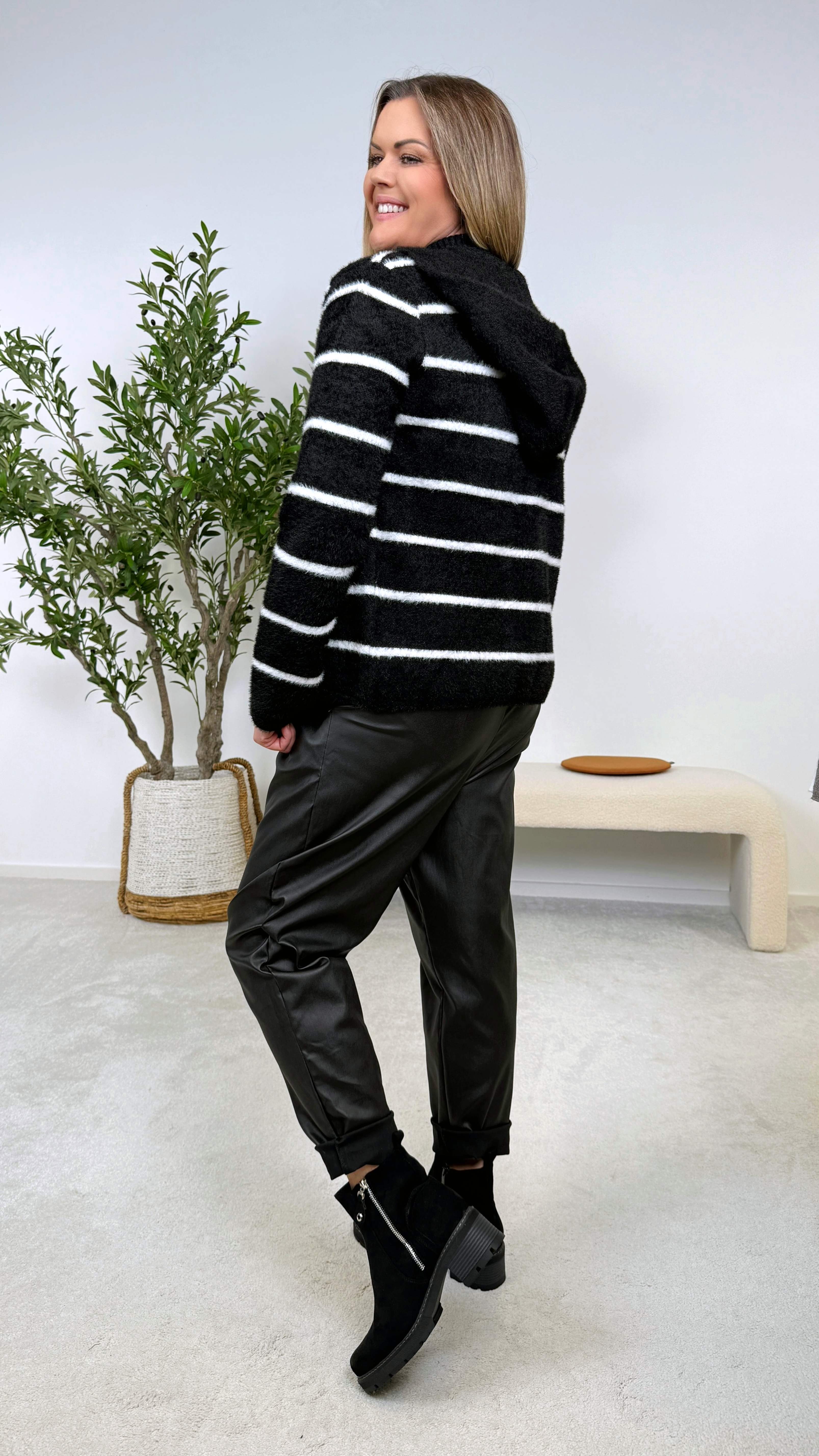 Strickjacke Velvet Stripes *Schwarz*