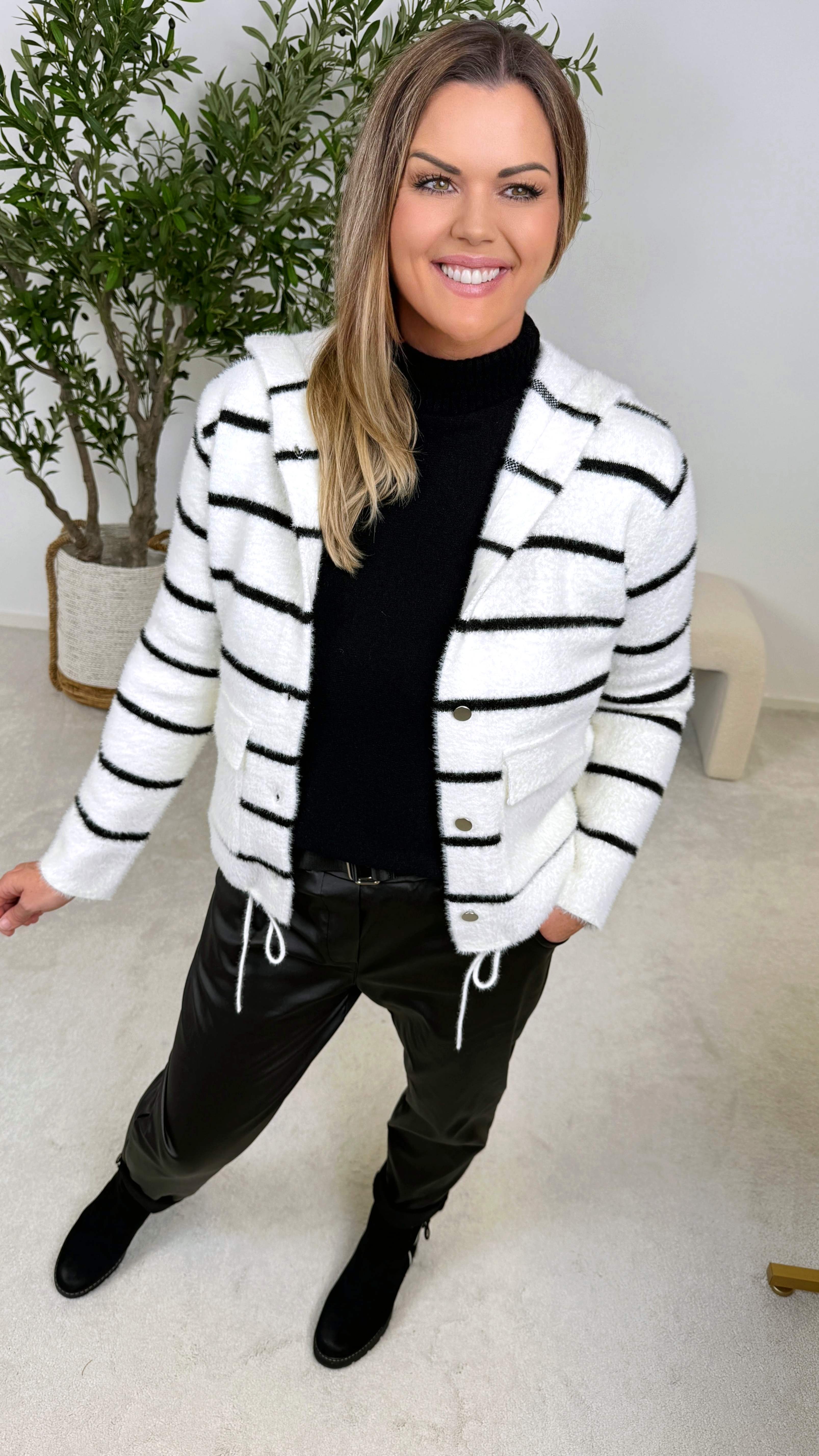 Strickjacke Velvet Stripes *Weiß* - Power of Princess