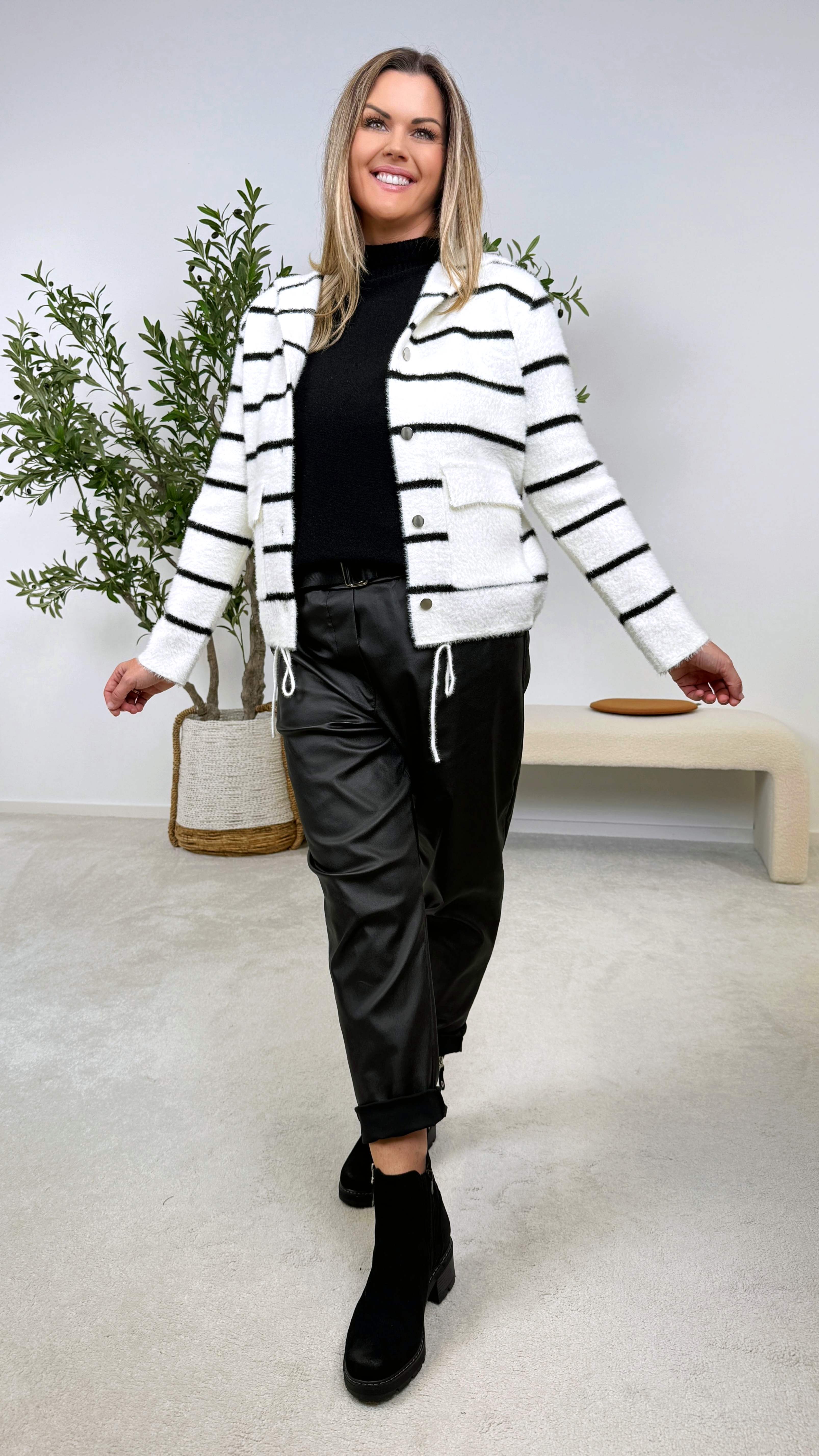 Strickjacke Velvet Stripes *Weiß* - Power of Princess