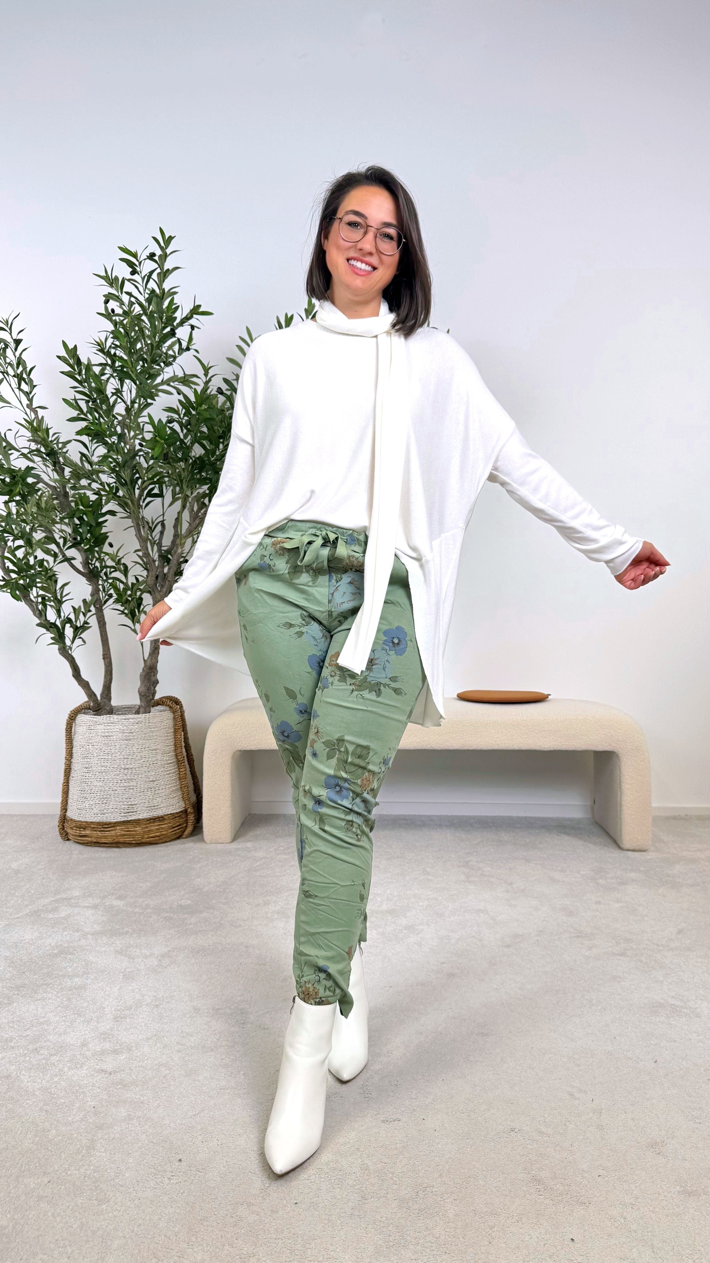 Langarmshirt Classic with Scarf (7 Farben)