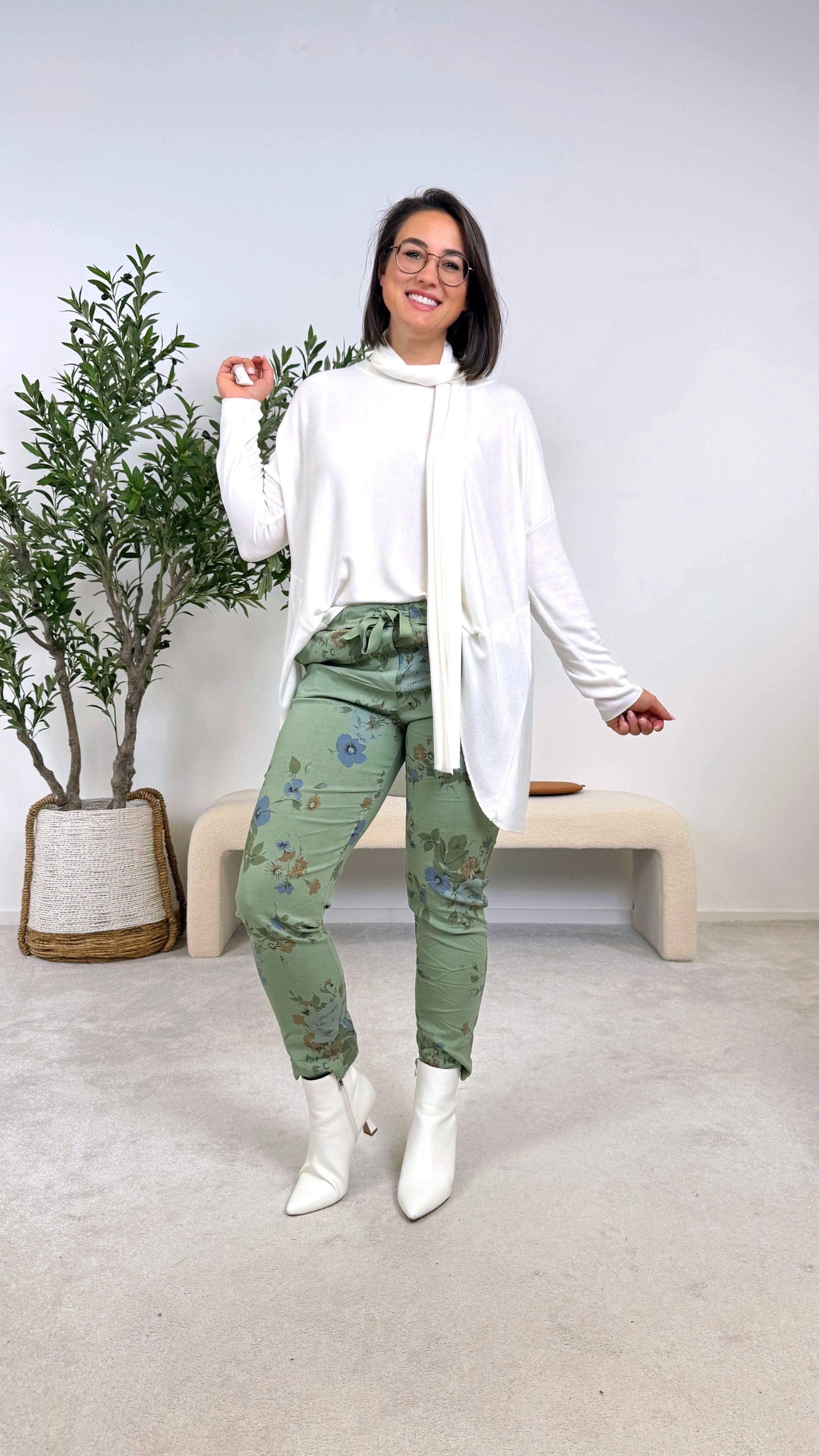 Langarmshirt Classic with Scarf (7 Farben)