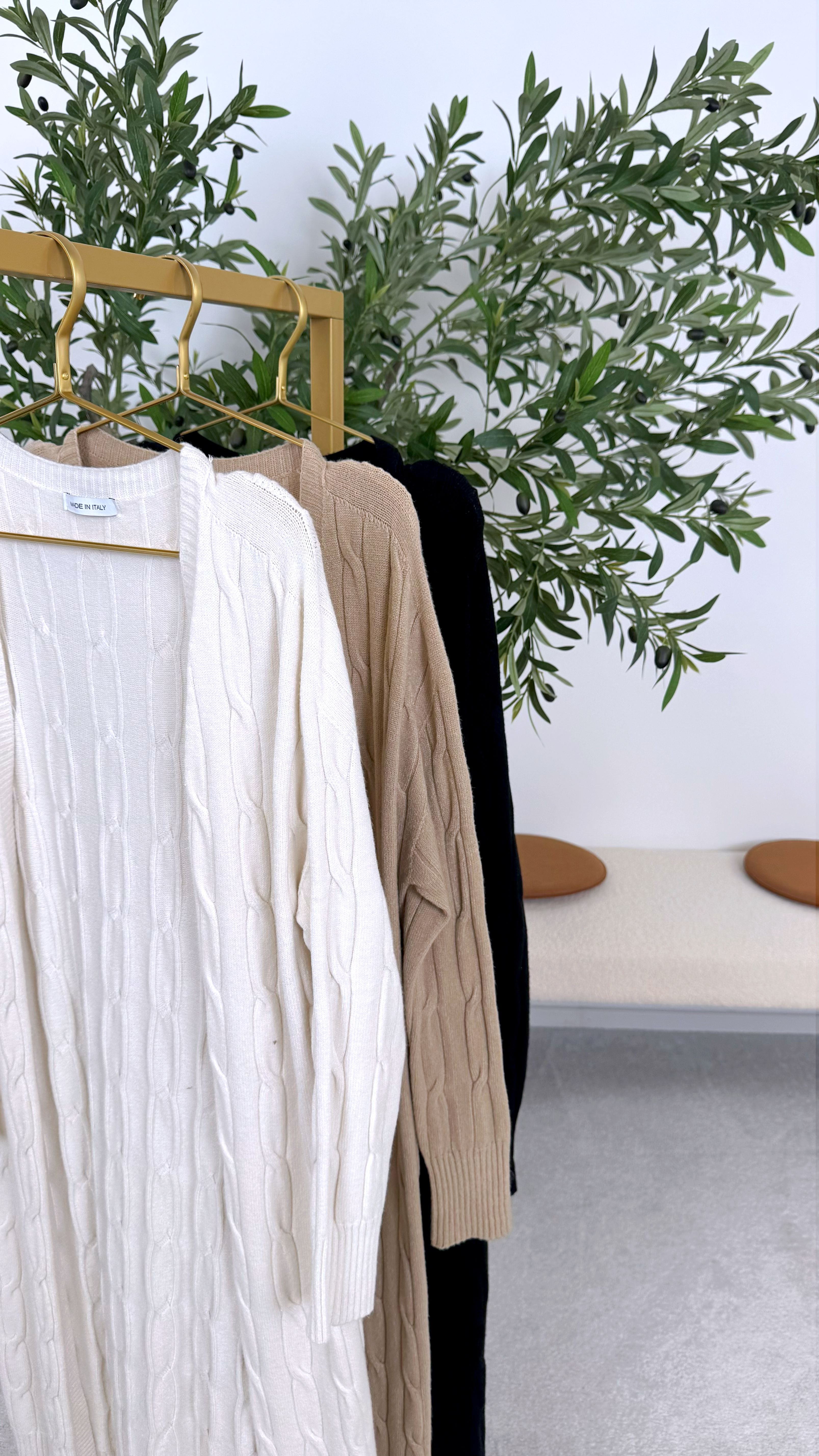 Strickjacke Woolen Grace (3 Farben)