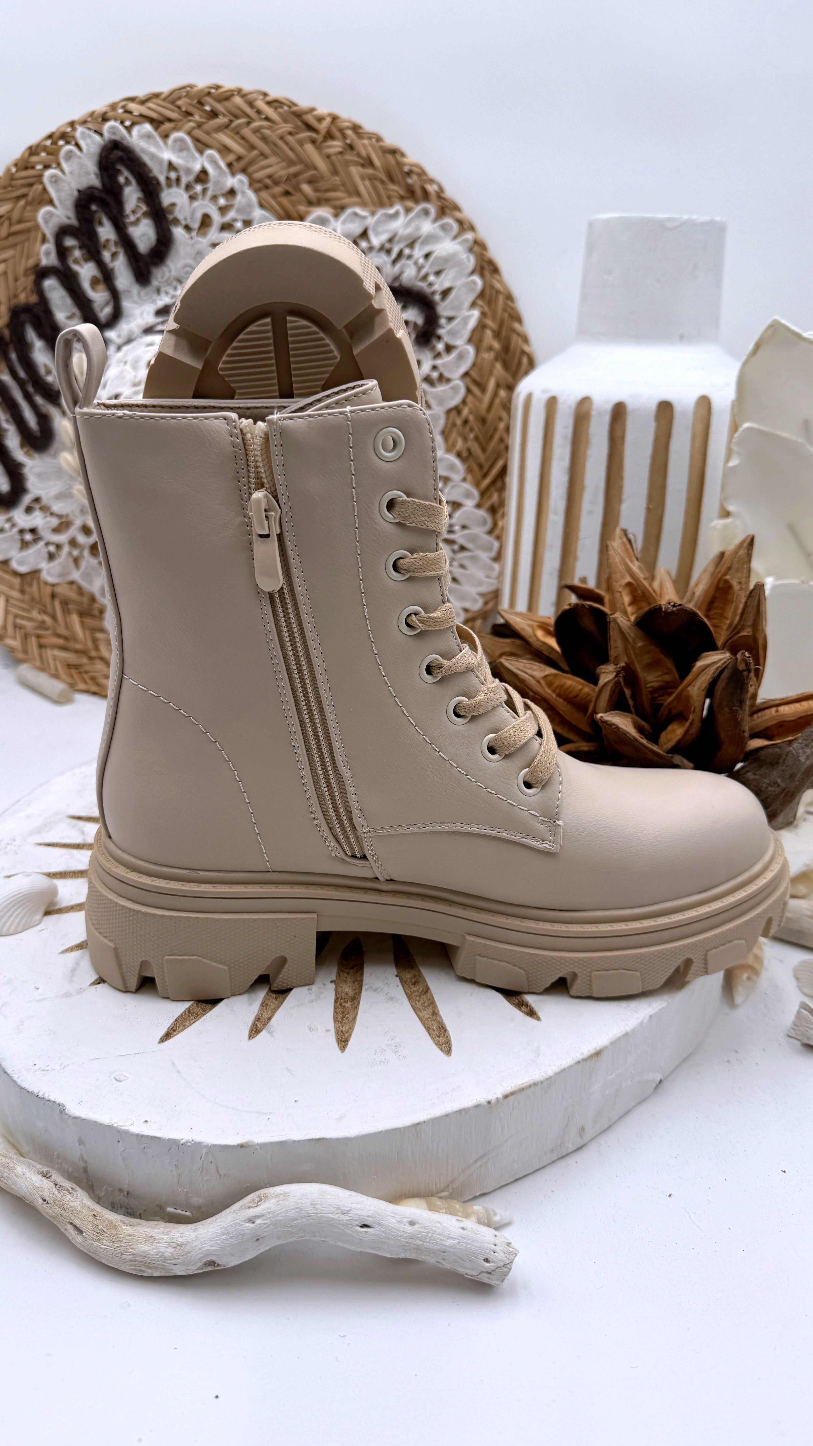 Boots Classic Life *Beige*