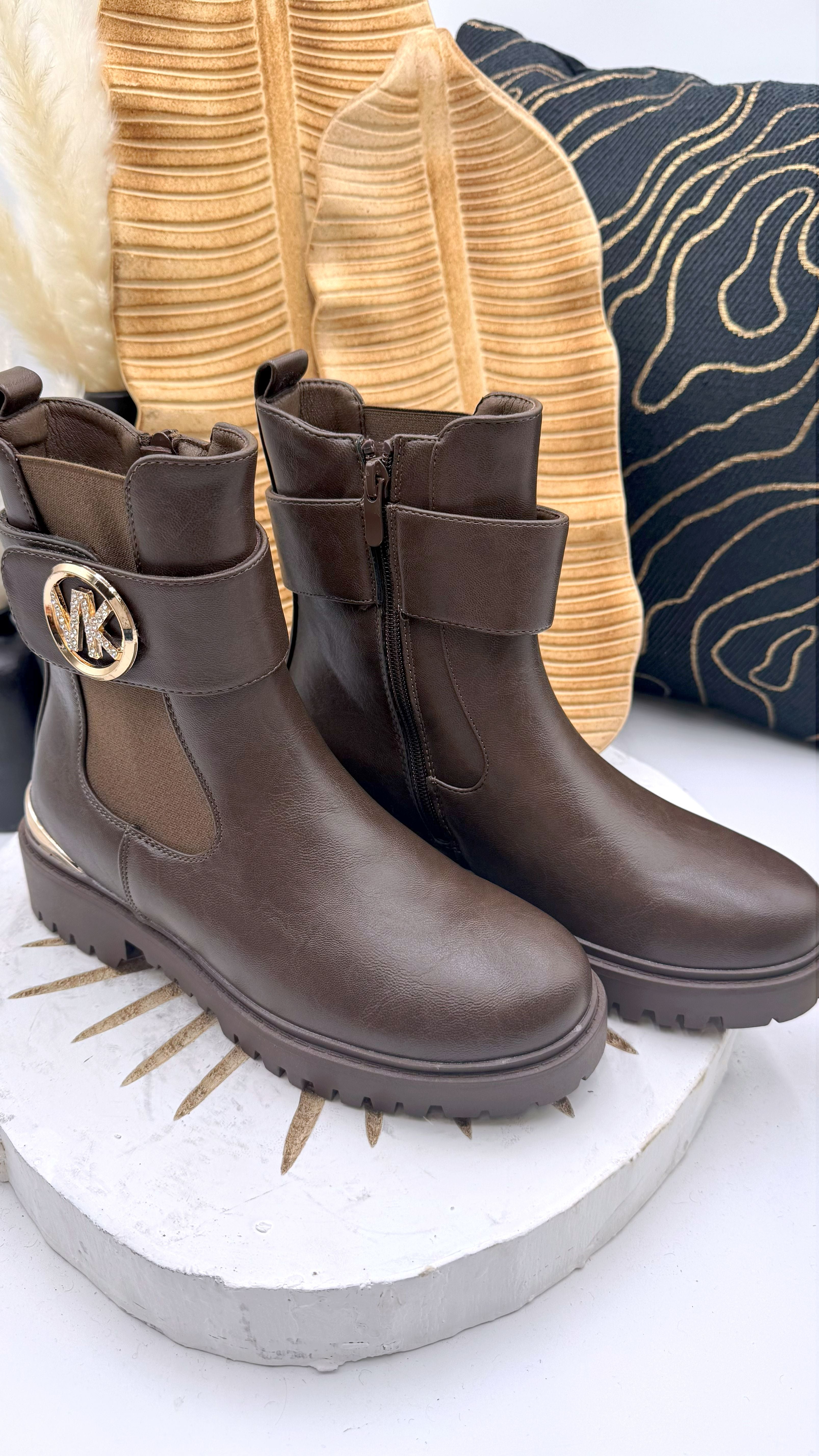 Boots Crisp Step *Schoko* - Power of Princess