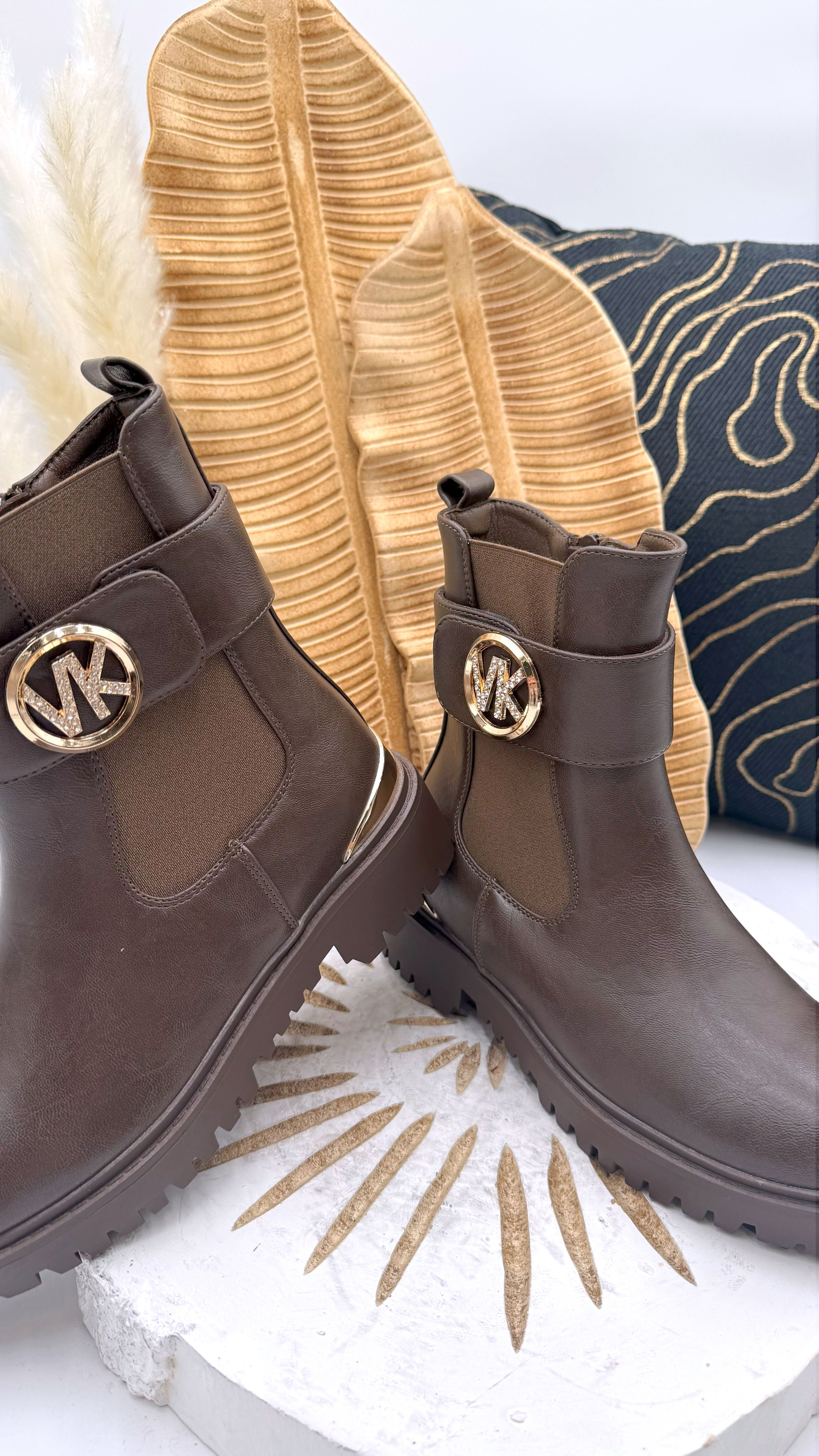 Boots Crisp Step *Schoko* - Power of Princess