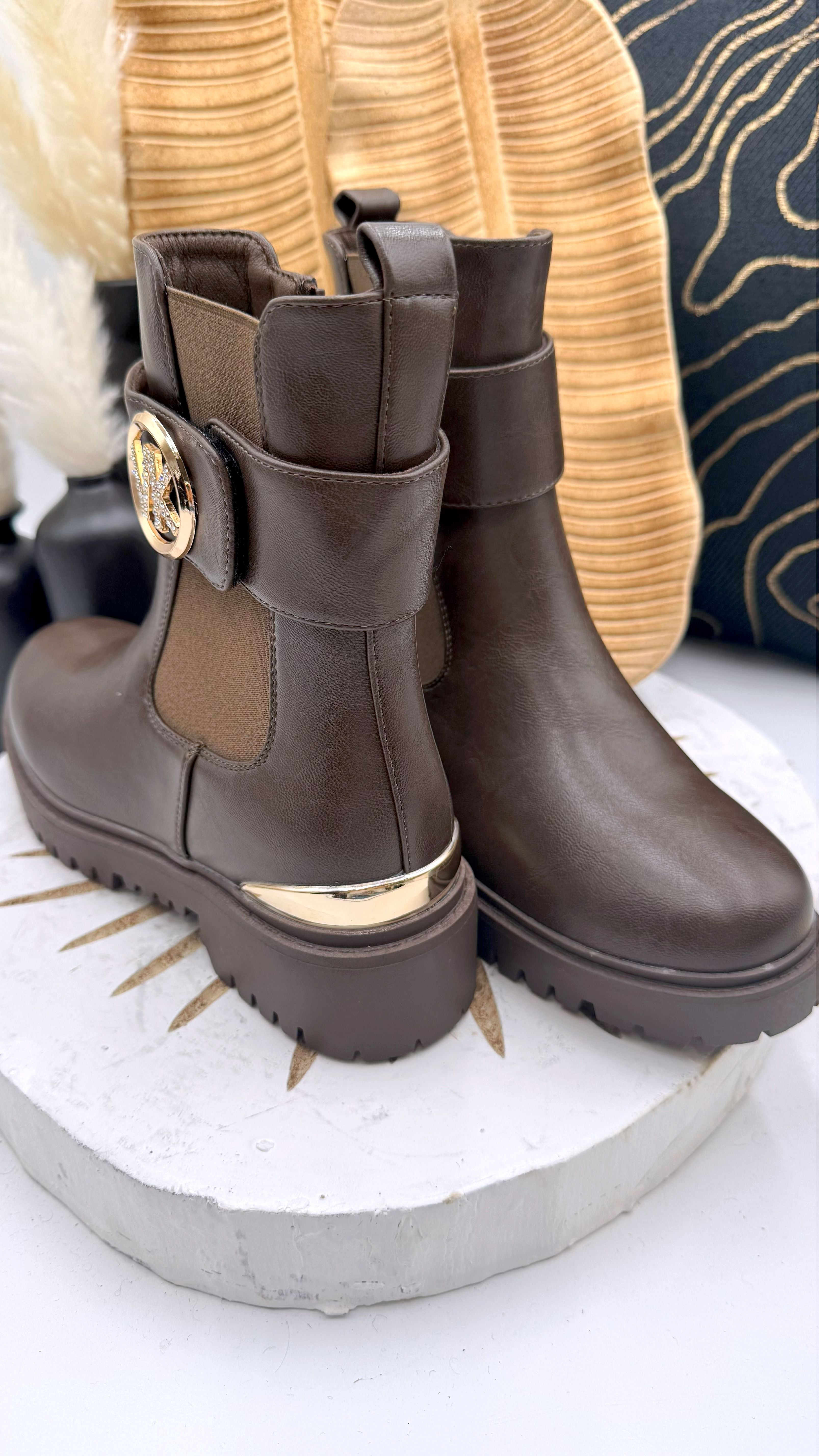 Boots Crisp Step *Schoko* - Power of Princess