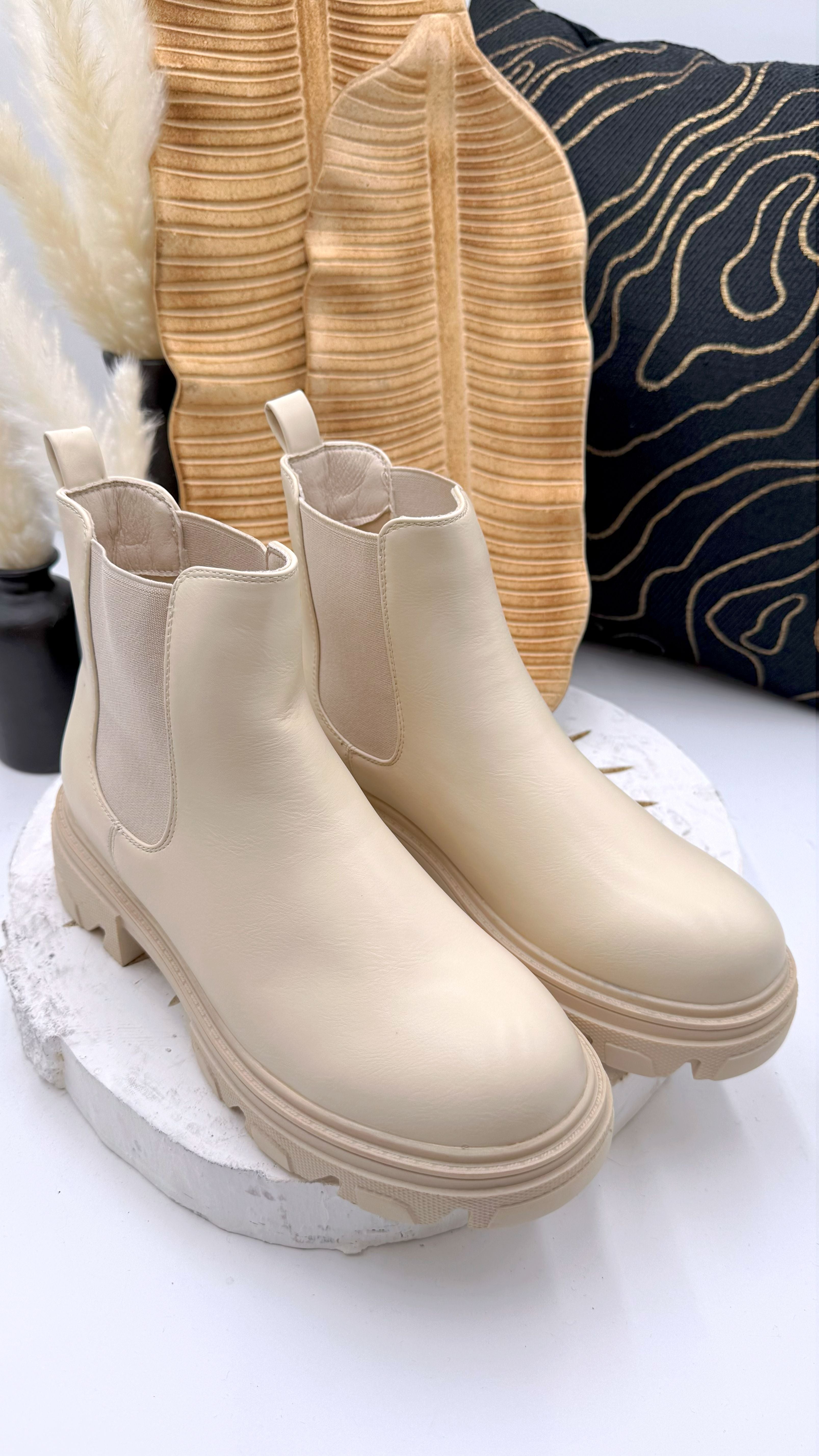 Boots Cream Crush