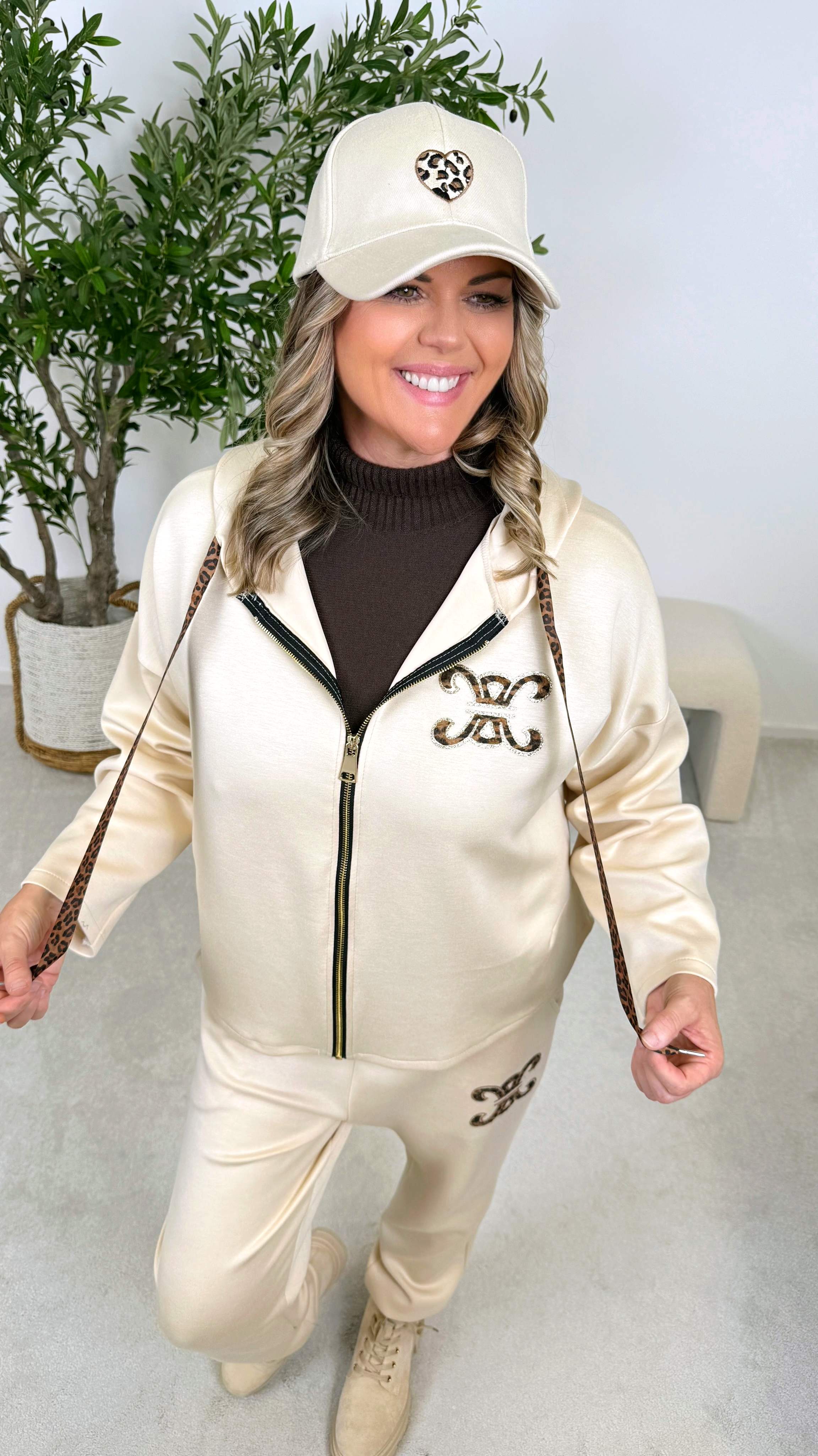 Sweatjacke Cleo Glam *Beige*