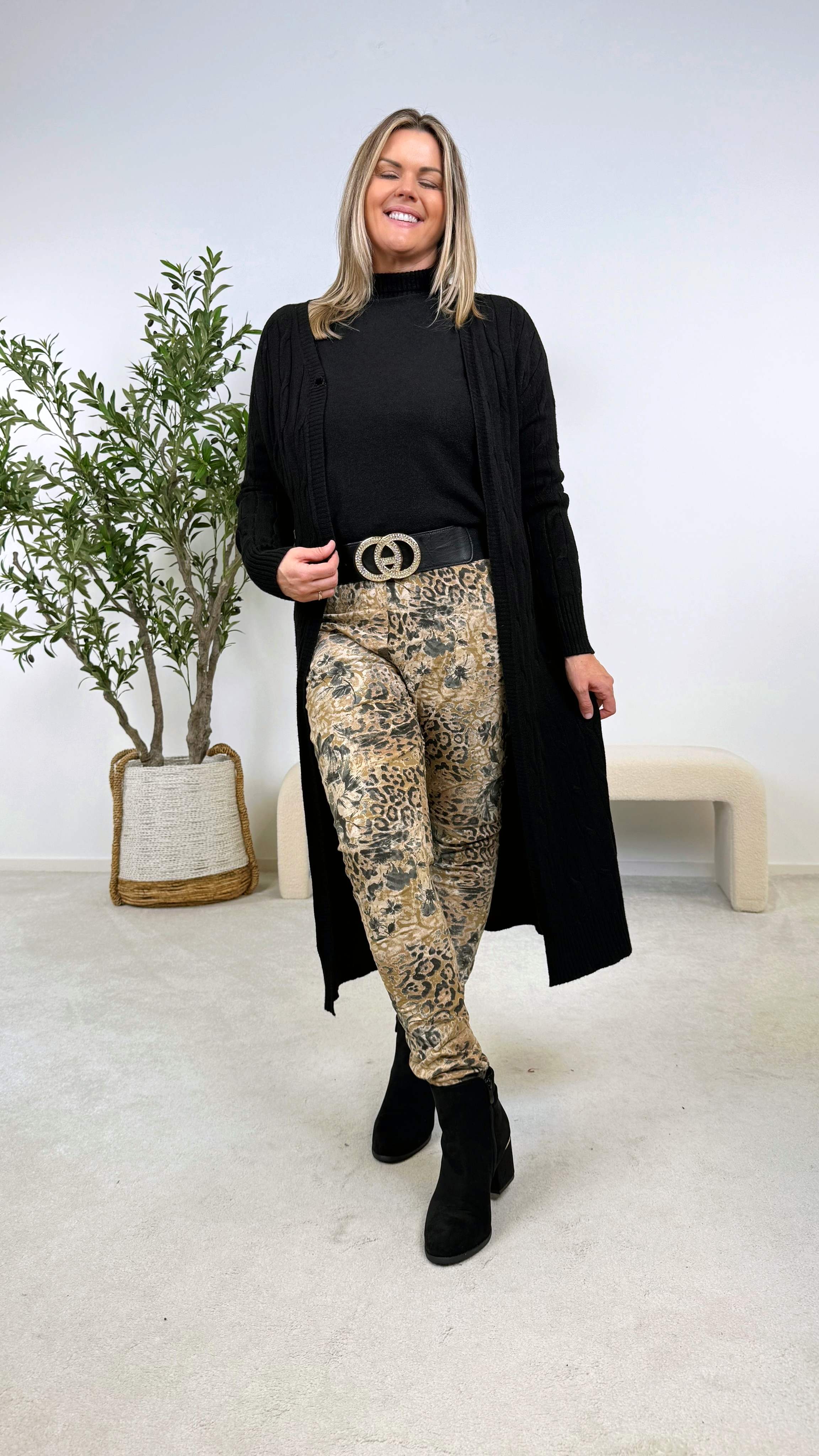 Strickjacke Woolen Grace (3 Farben)