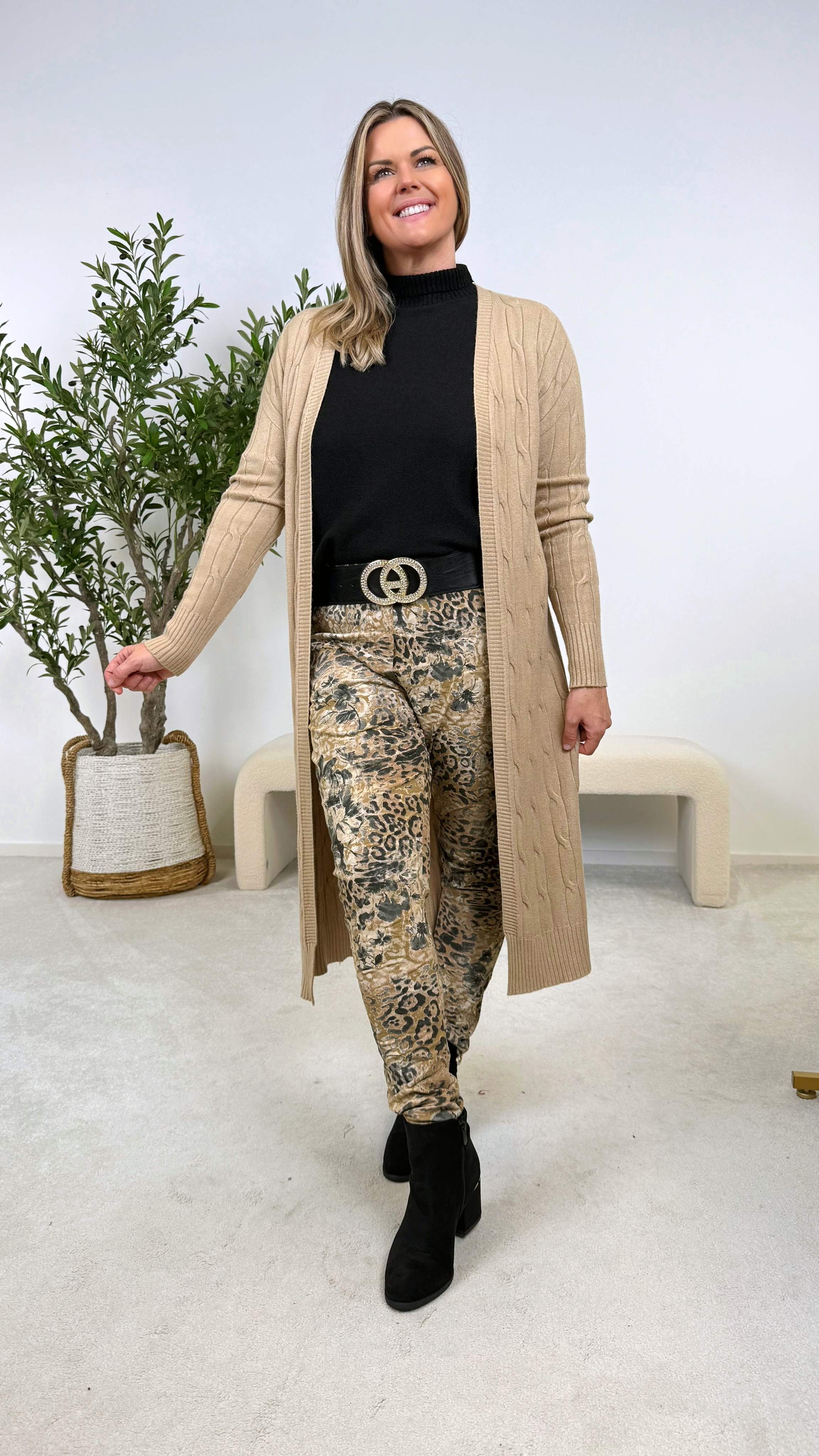 Strickjacke Woolen Grace (3 Farben)