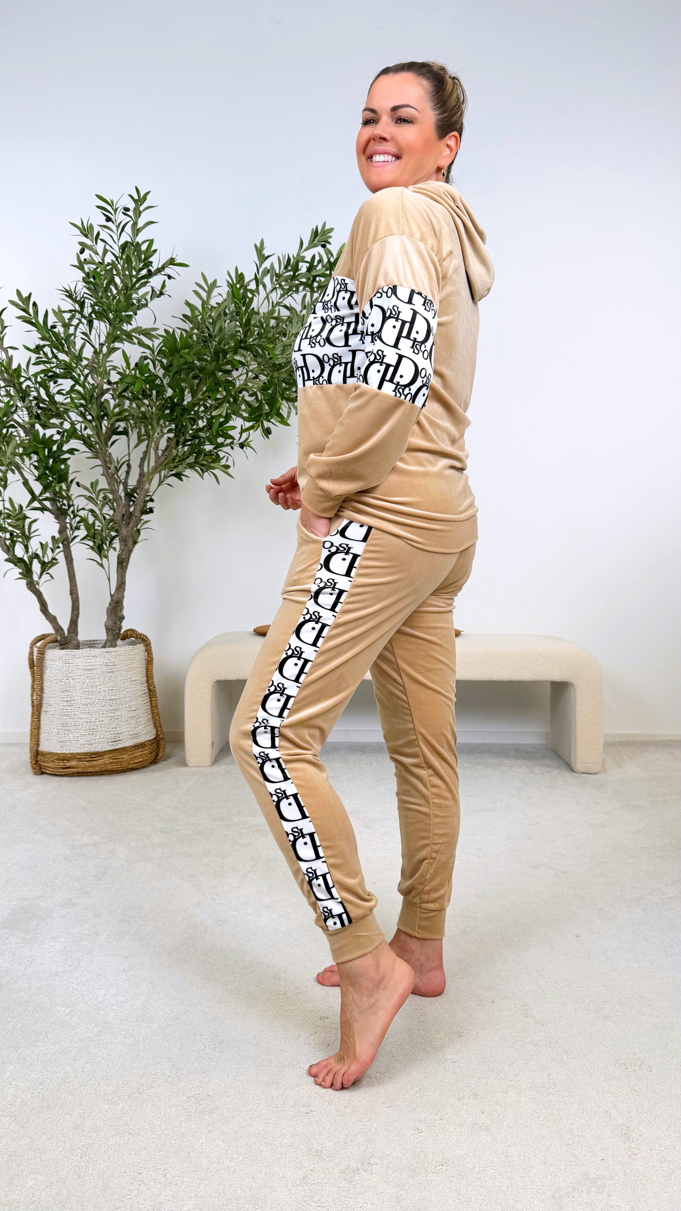 Hoodie Glam Script *Beige*